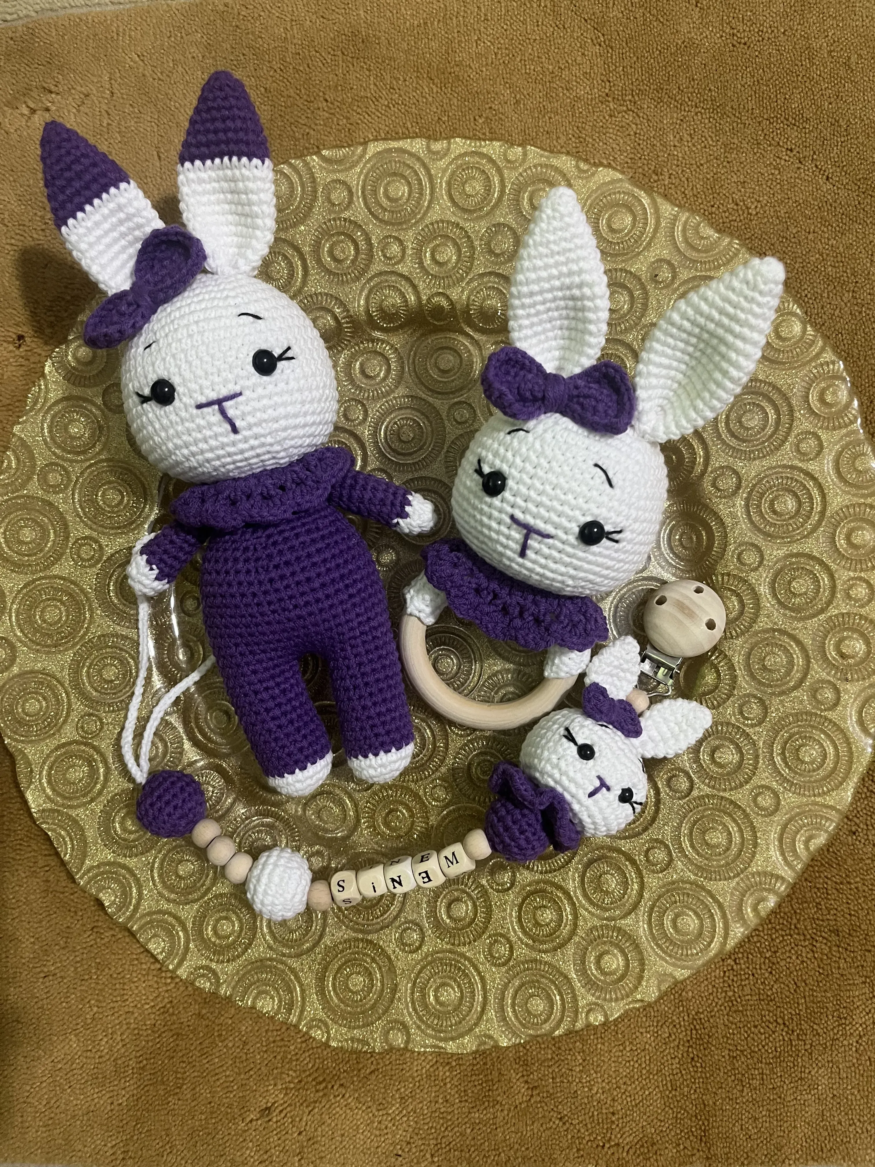Mor ve Beyaz Amigurumi Tavşan Oyuncak Seti - Uyku Arkadaşı ve Çıngırak