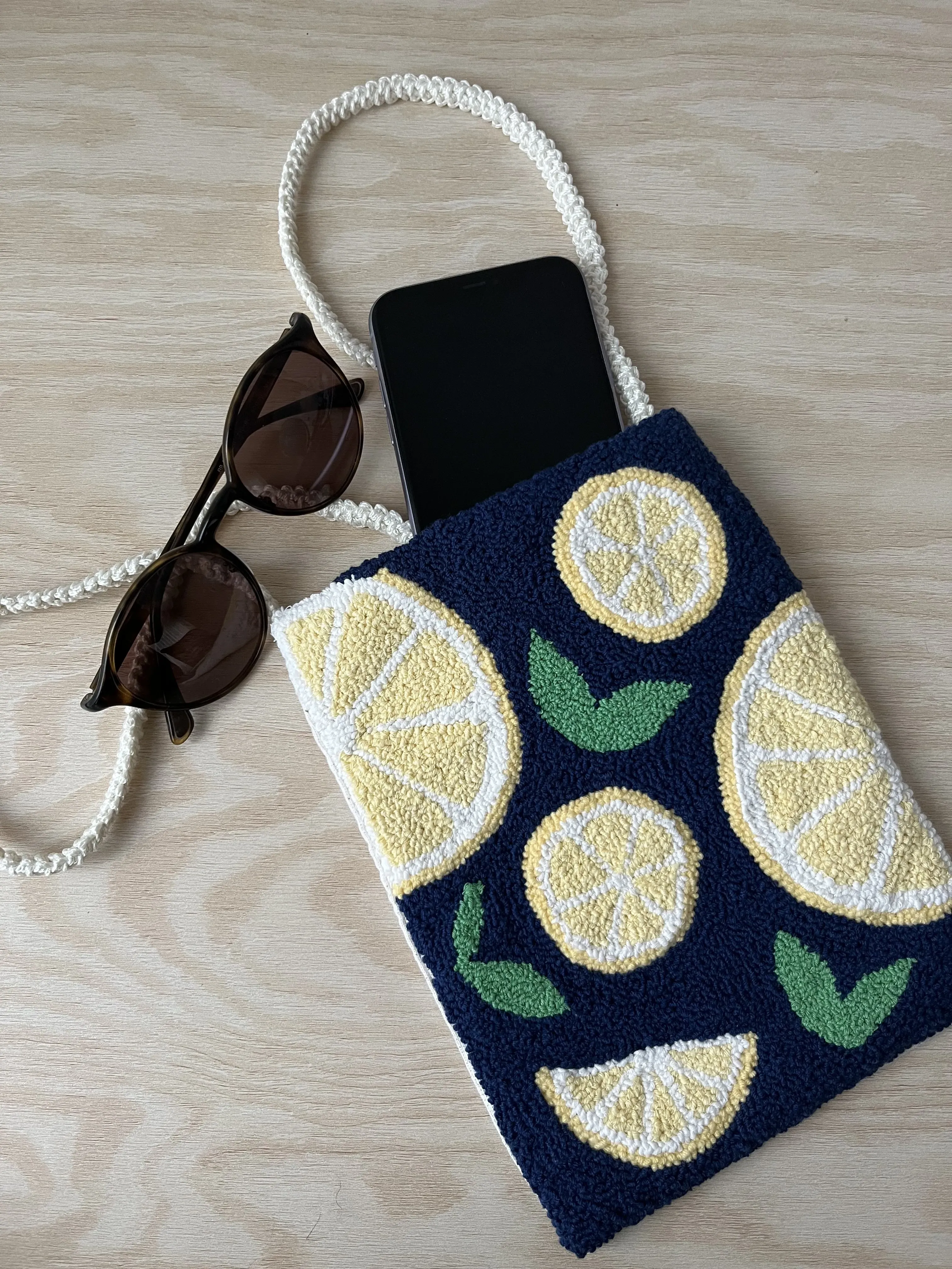 Limon Desenli Punch Nakışı Telefon Çantası - El Emeği