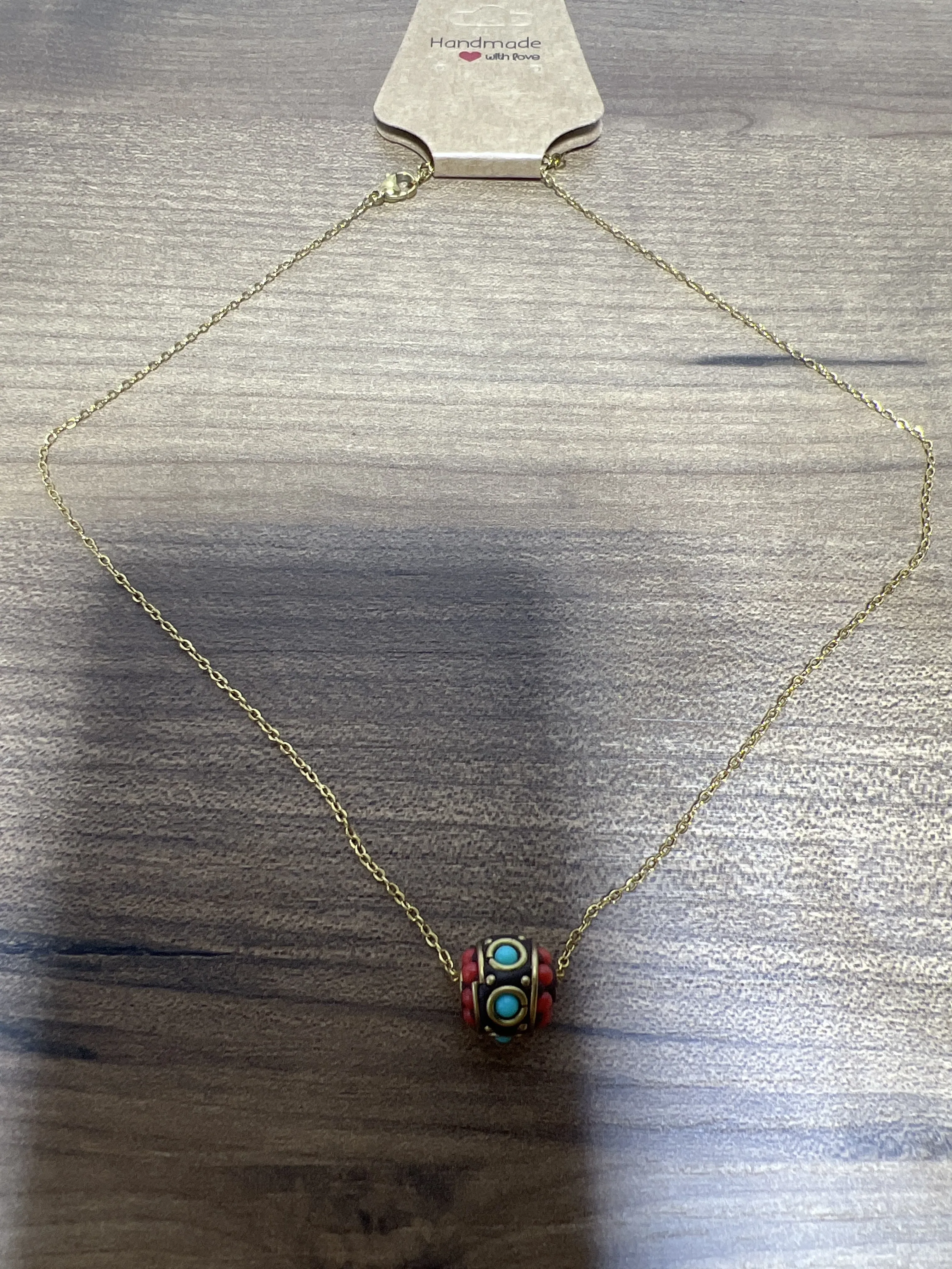 Etnik Desenli Boncuk Kolye – El Yapımı Retro Model