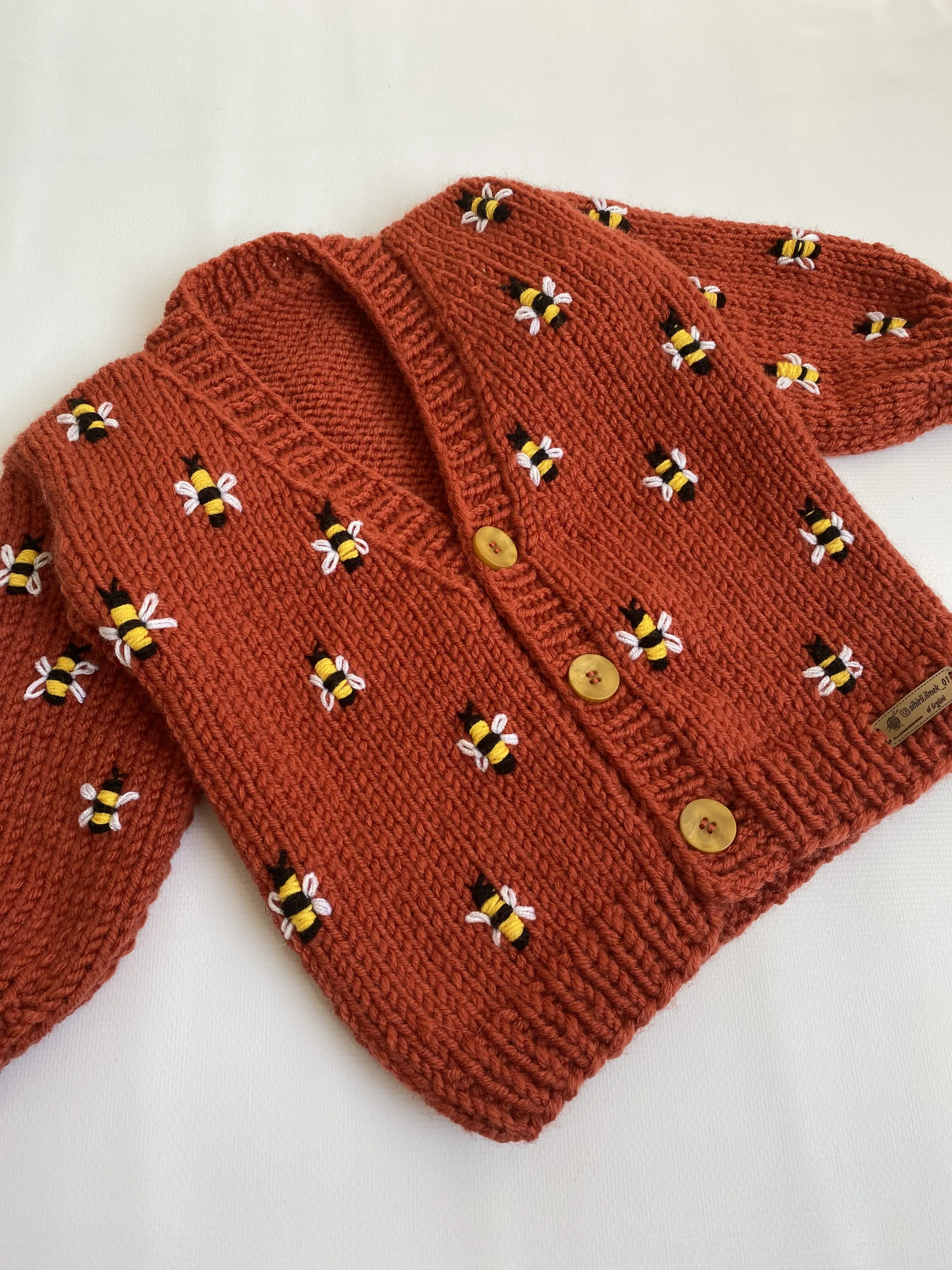 Kahverengi Arı Desenli Bebek Hırka - El Emeği Örgü Triko