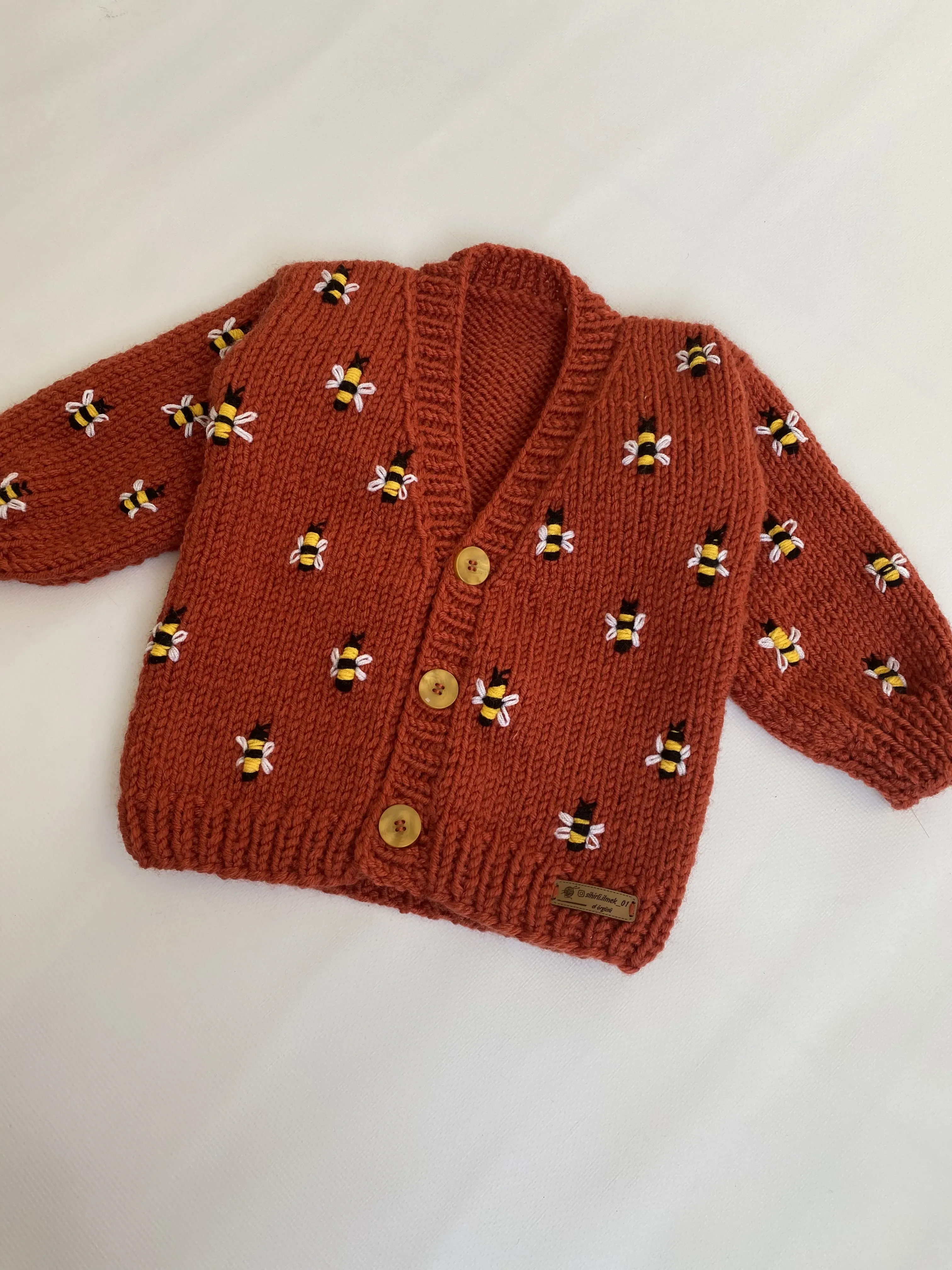 Kahverengi Arı Desenli Bebek Hırka - El Emeği Örgü Triko