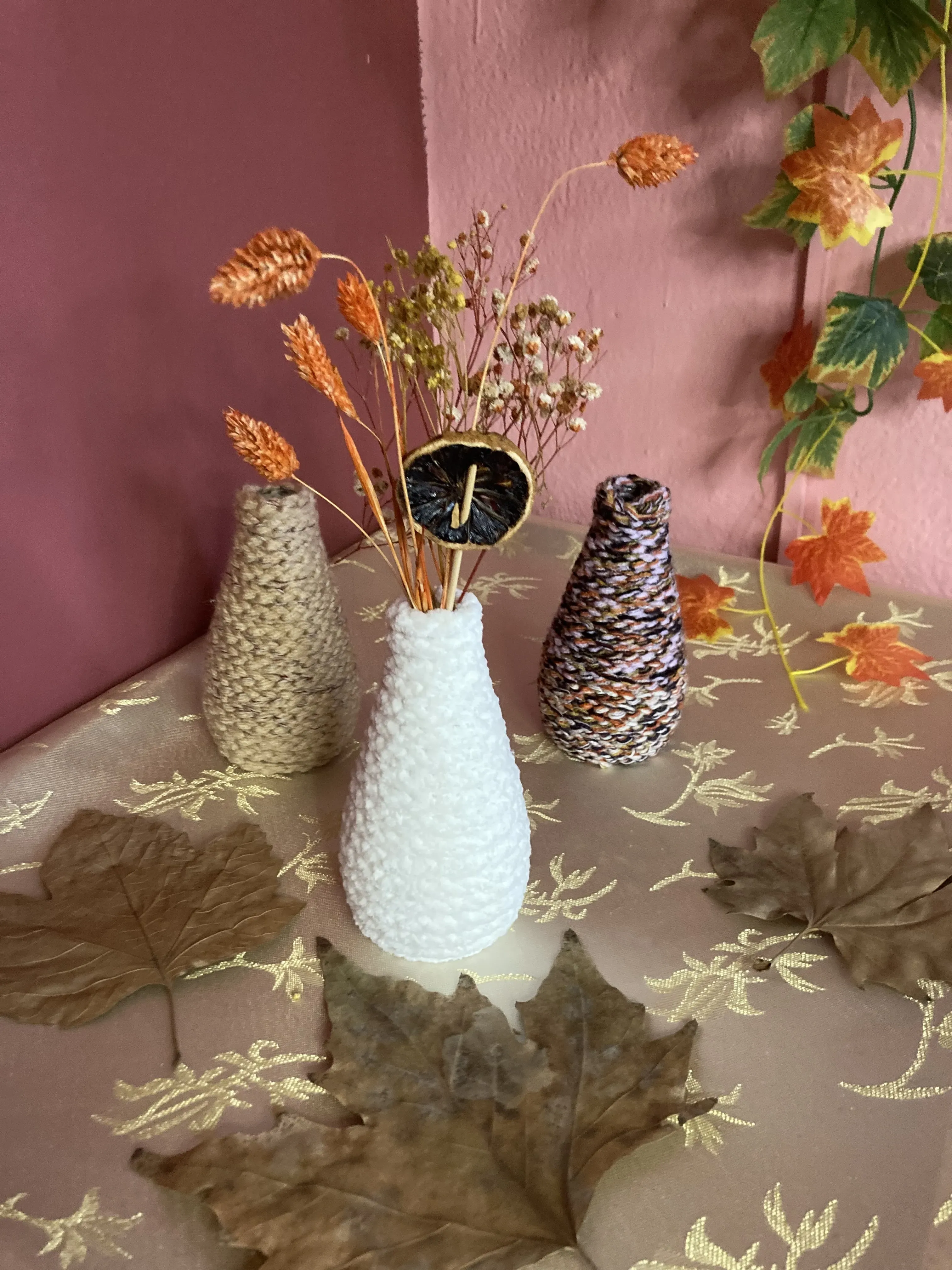 Dekoratif 3'lü Vazo Seti - Toprak, Krem, Batik Desenli Mini Vazolar