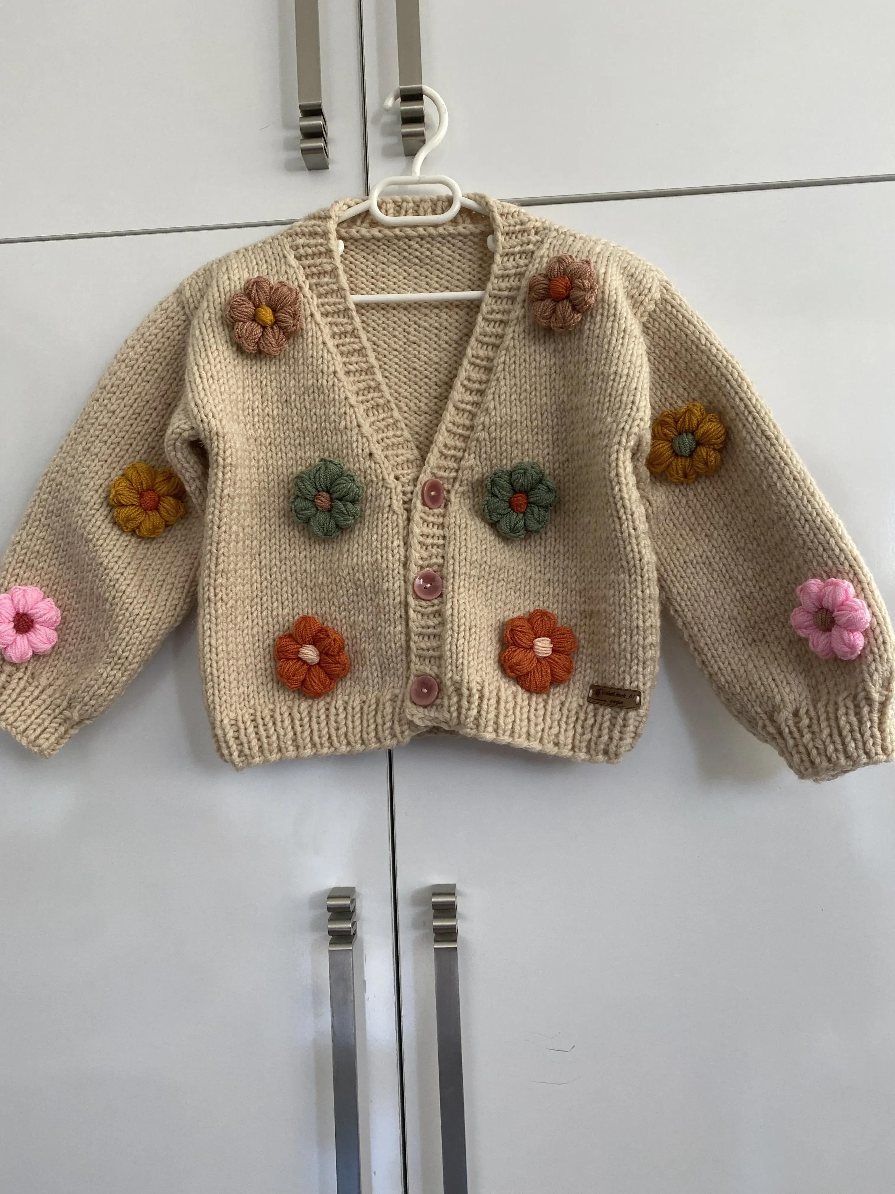 Krem Renkli Çiçek Detaylı Örgü Crop Hırka - El Yapımı