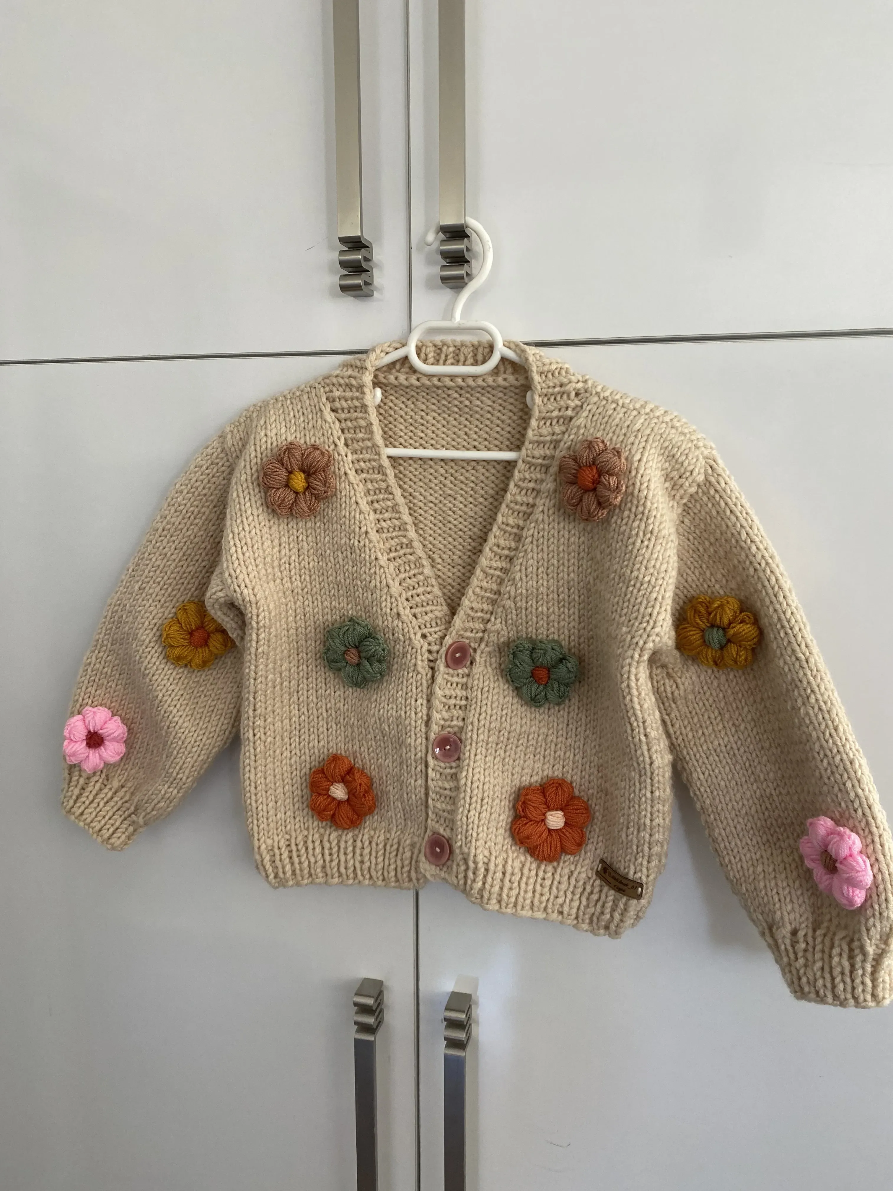 Krem Renkli Çiçek Detaylı Örgü Crop Hırka - El Yapımı