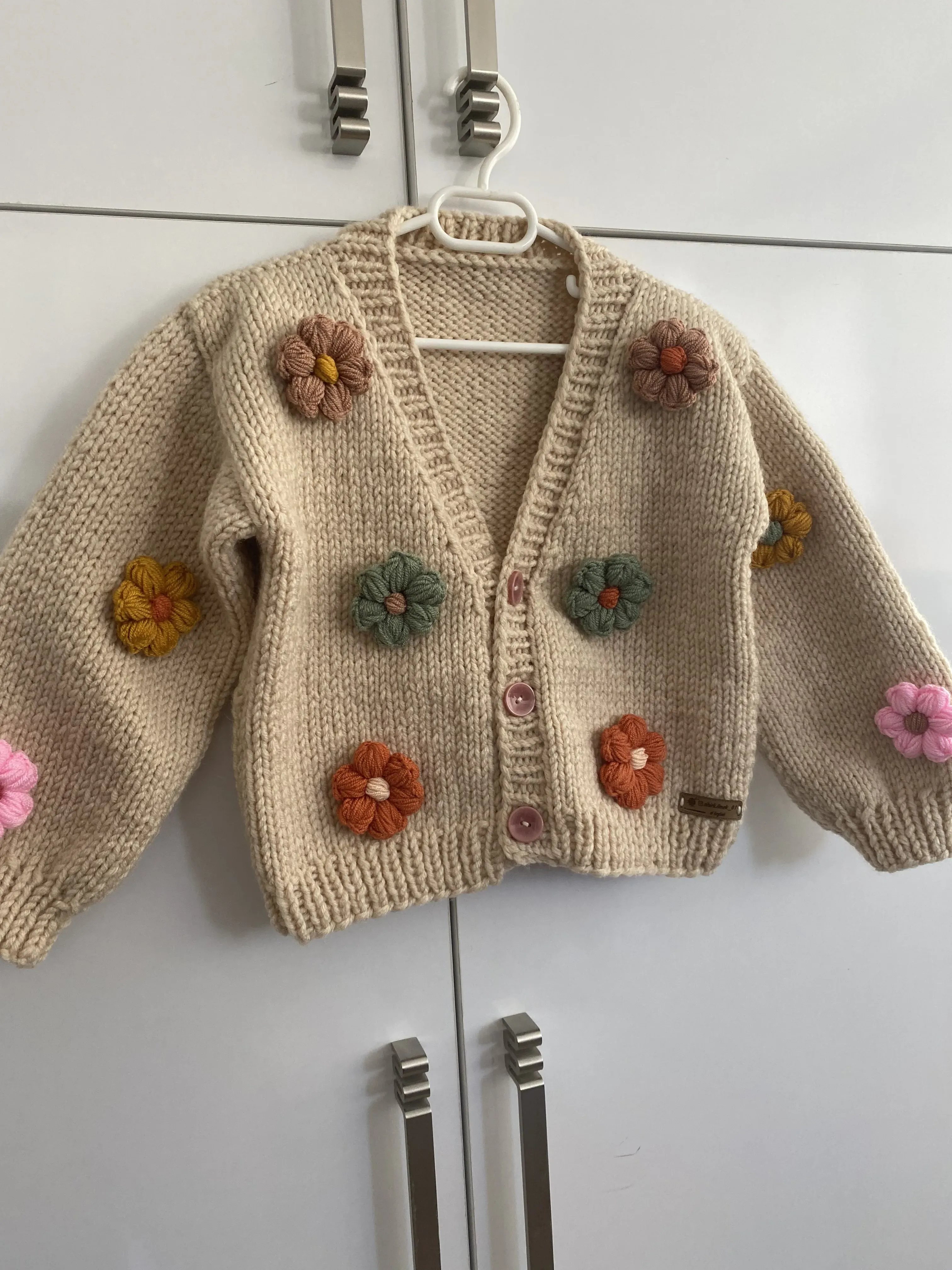 Krem Renkli Çiçek Detaylı Örgü Crop Hırka - El Yapımı