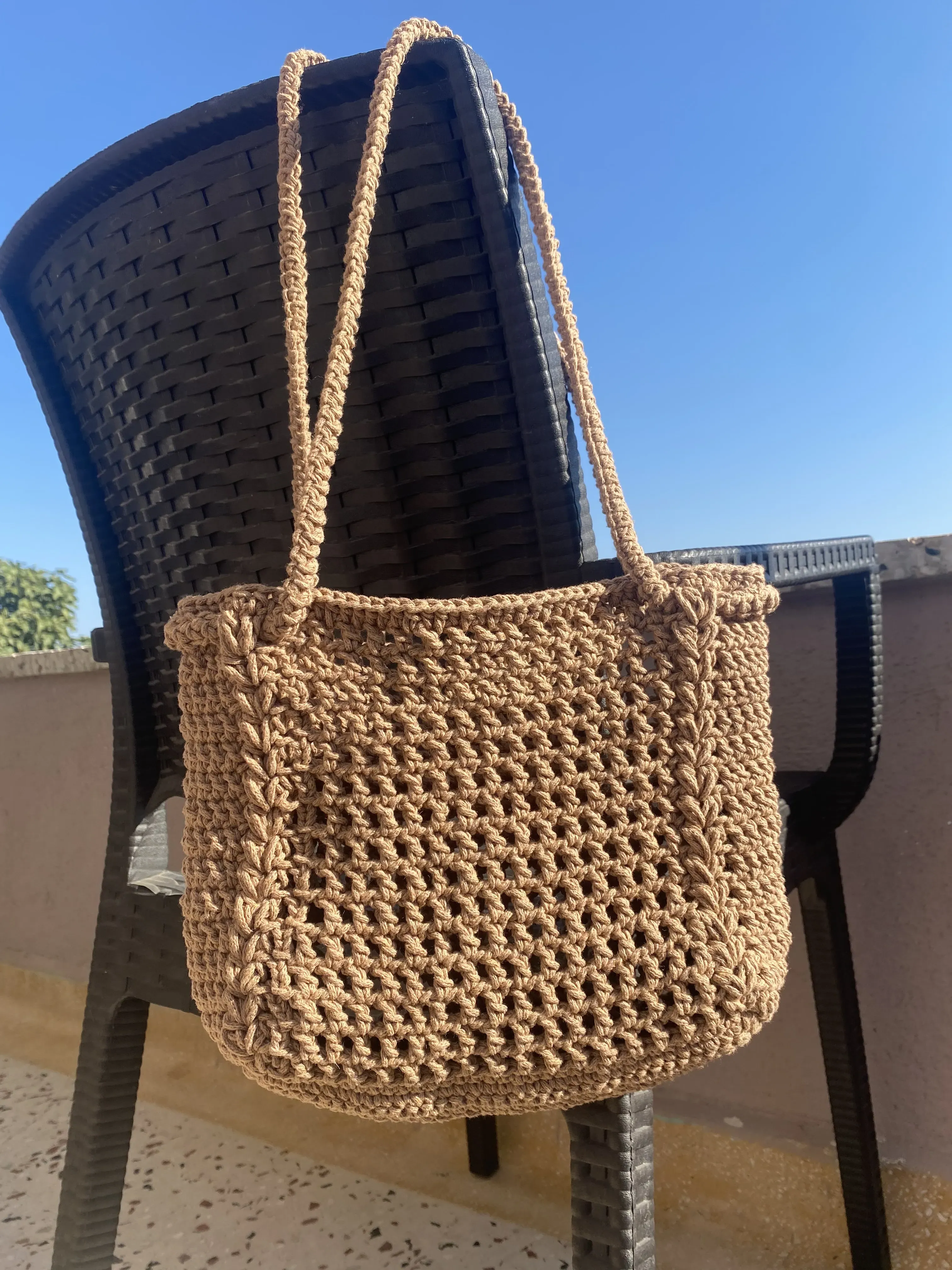 Kahverengi Örgü Yazlık Omuz Çantası - Hafif ve Şık Tasarım