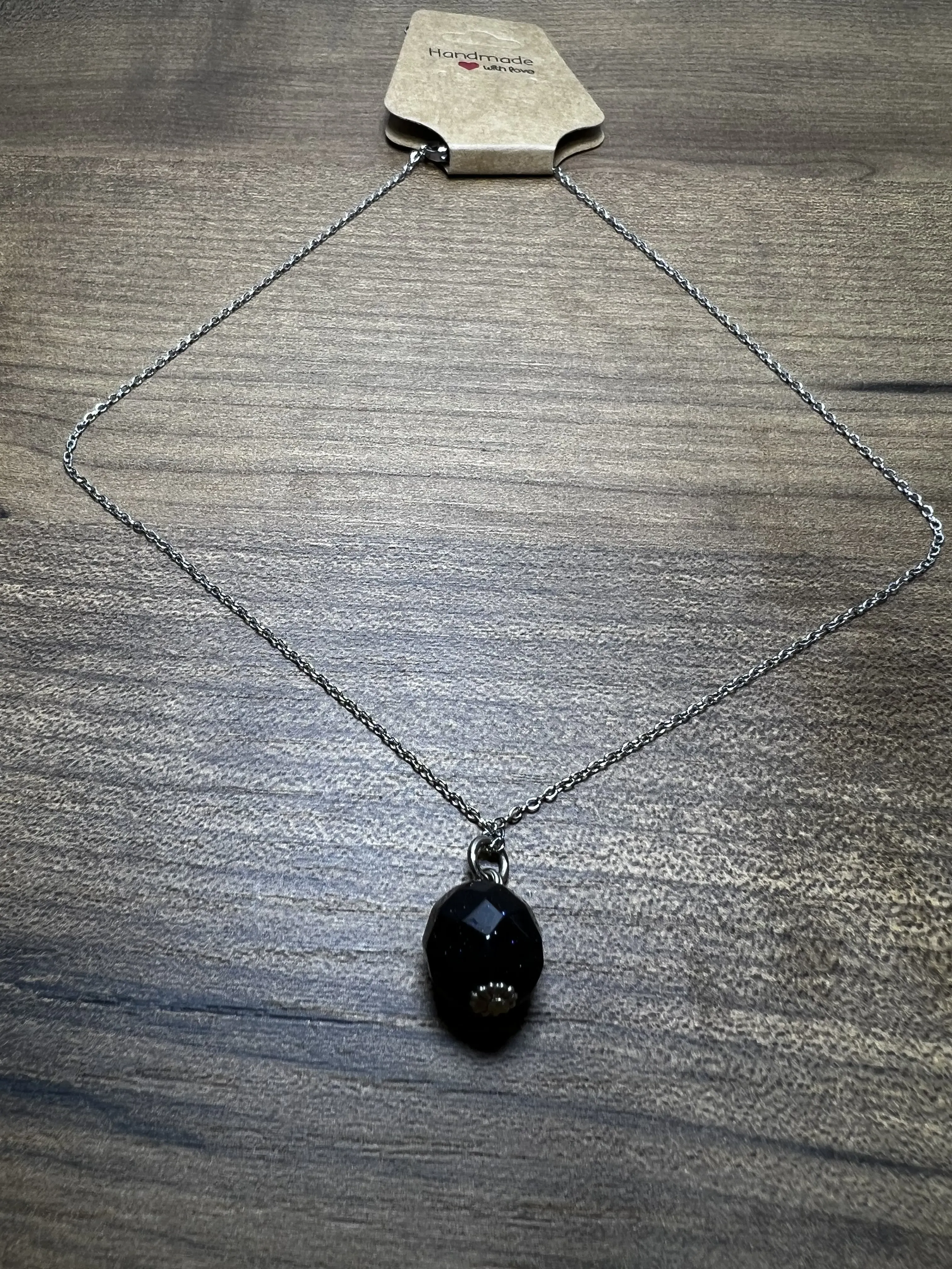 🌌 Lacivert Yıldız Taşı Kolye – Gece Gibi Derin, Işık Gibi Parlak