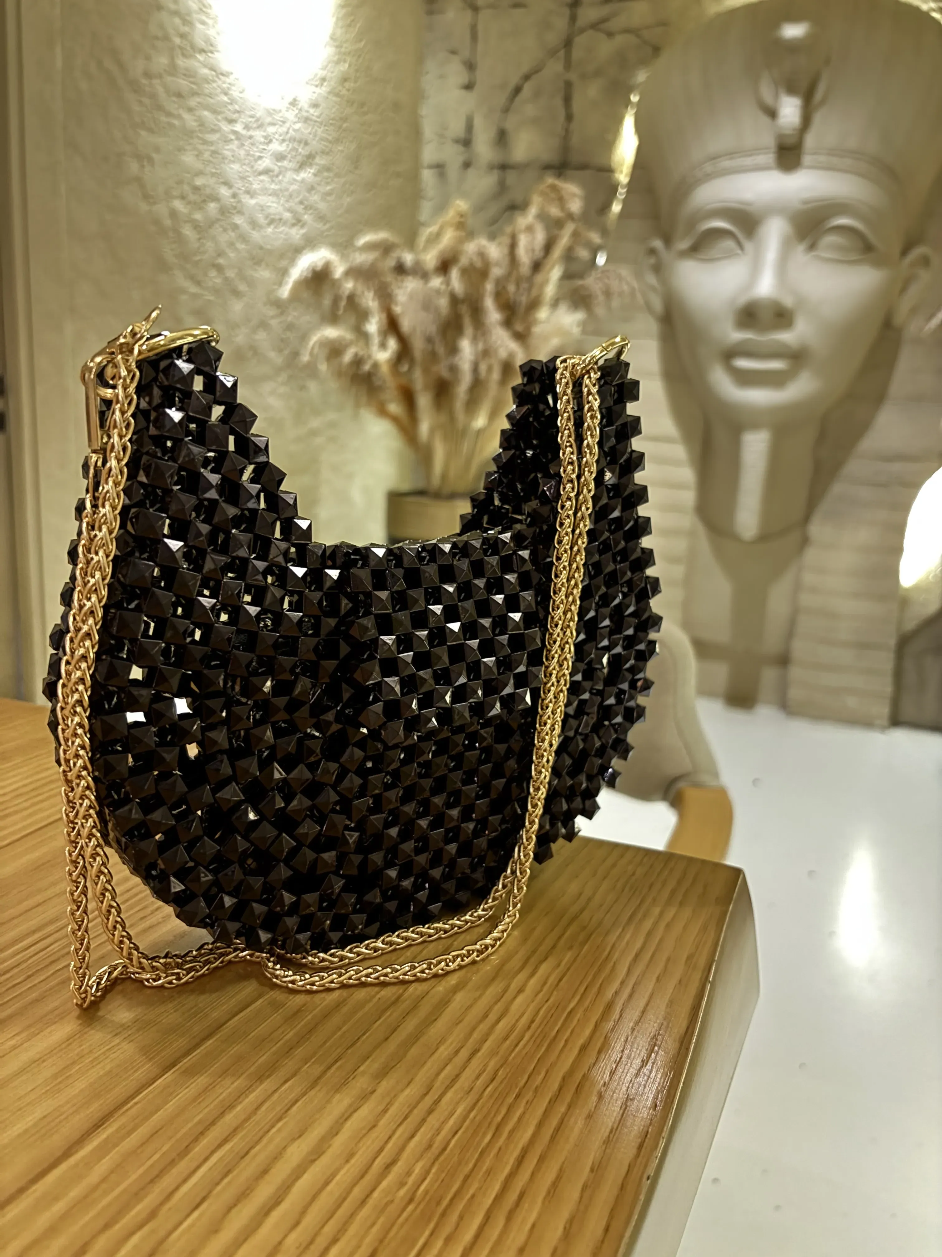 Siyah Küp Boncuklu Omuz Çantası - Zincir Askılı, El Yapımı