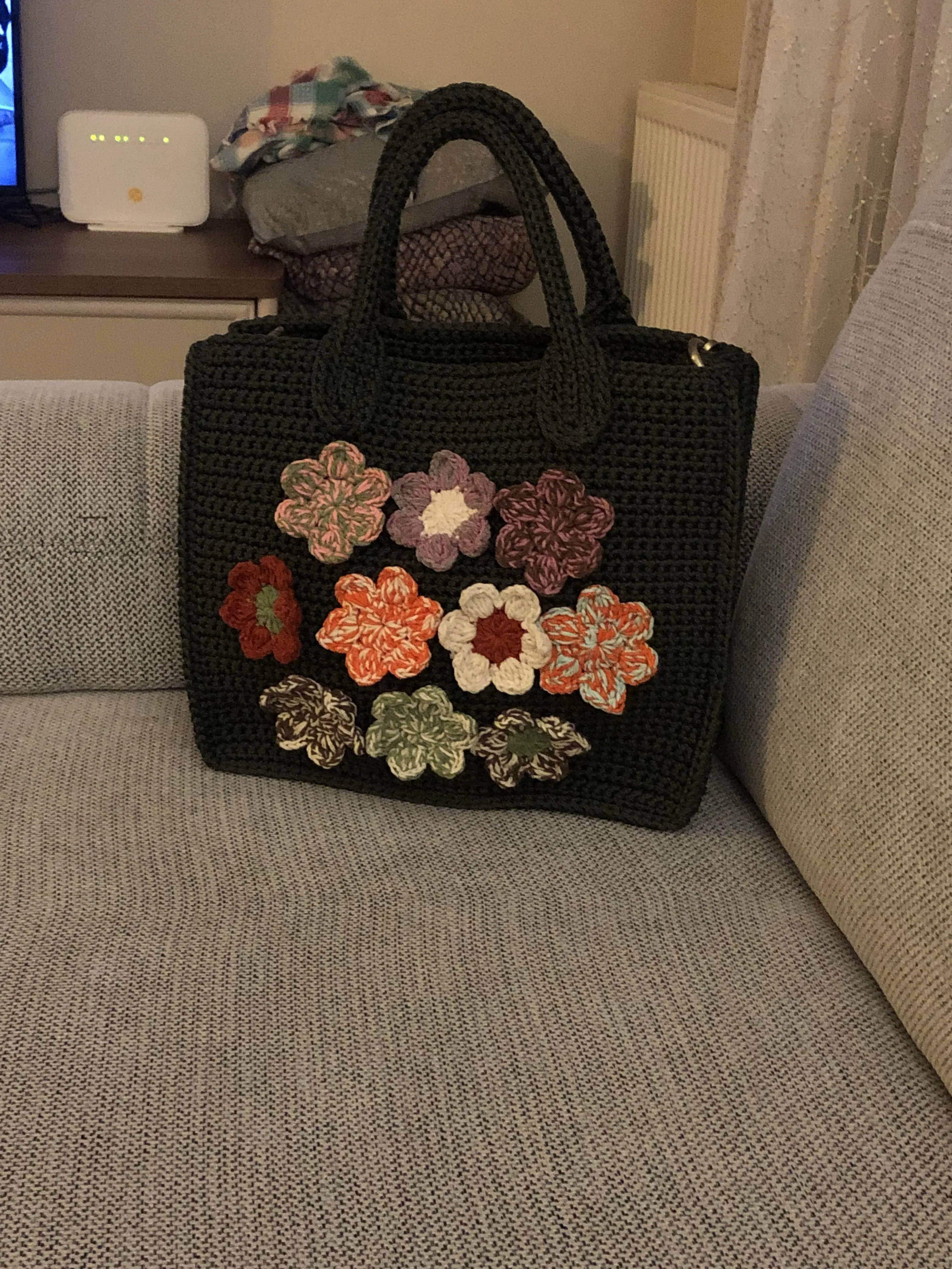 Yeşil Tığ İşi Çiçek Desenli Kol Çantası - El Emeği Göz Nuru