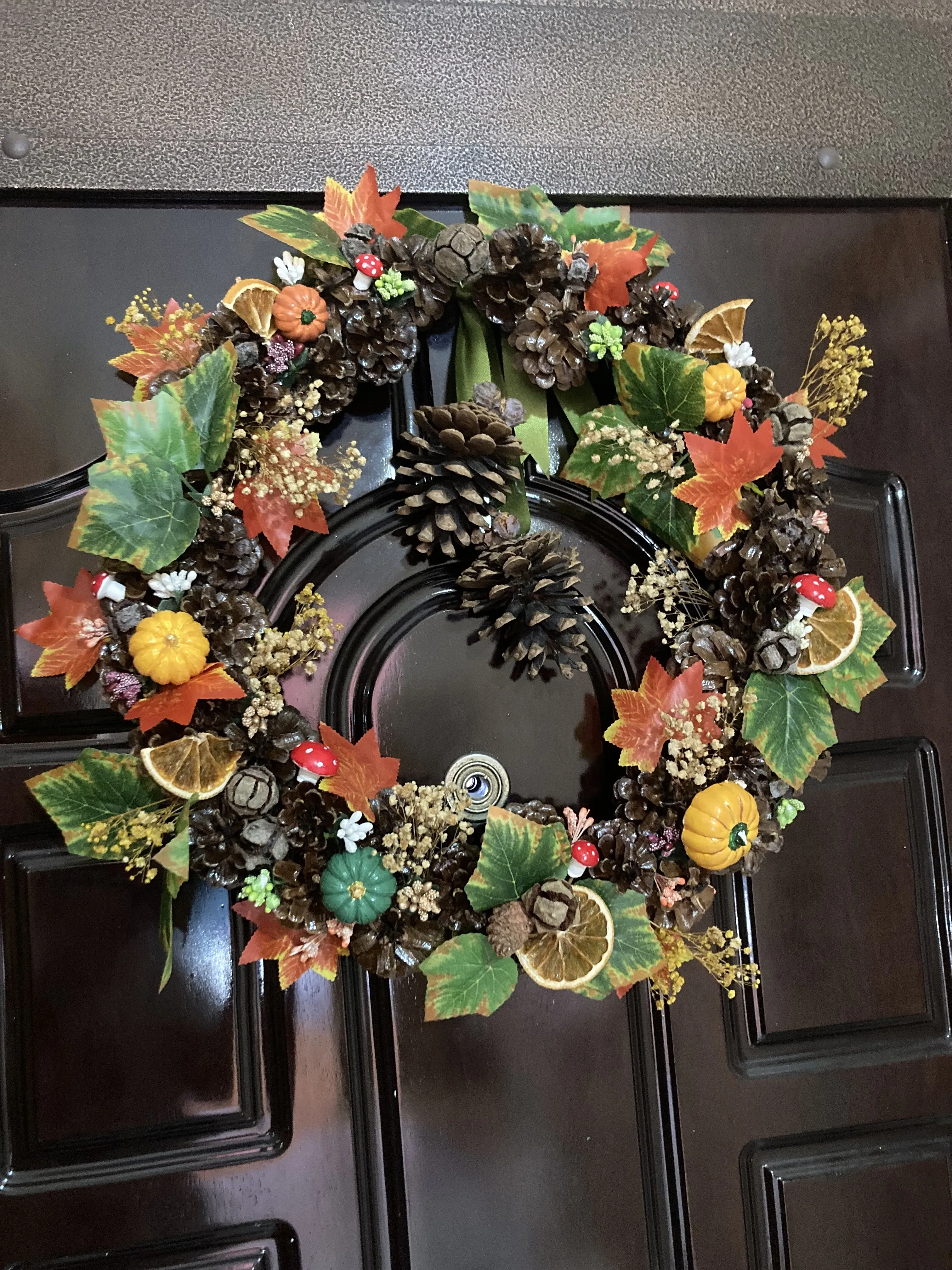 Çam Kozalaklı ve Balkabaklı Sonbahar Temalı Büyük Kapı Süsü 45 cm