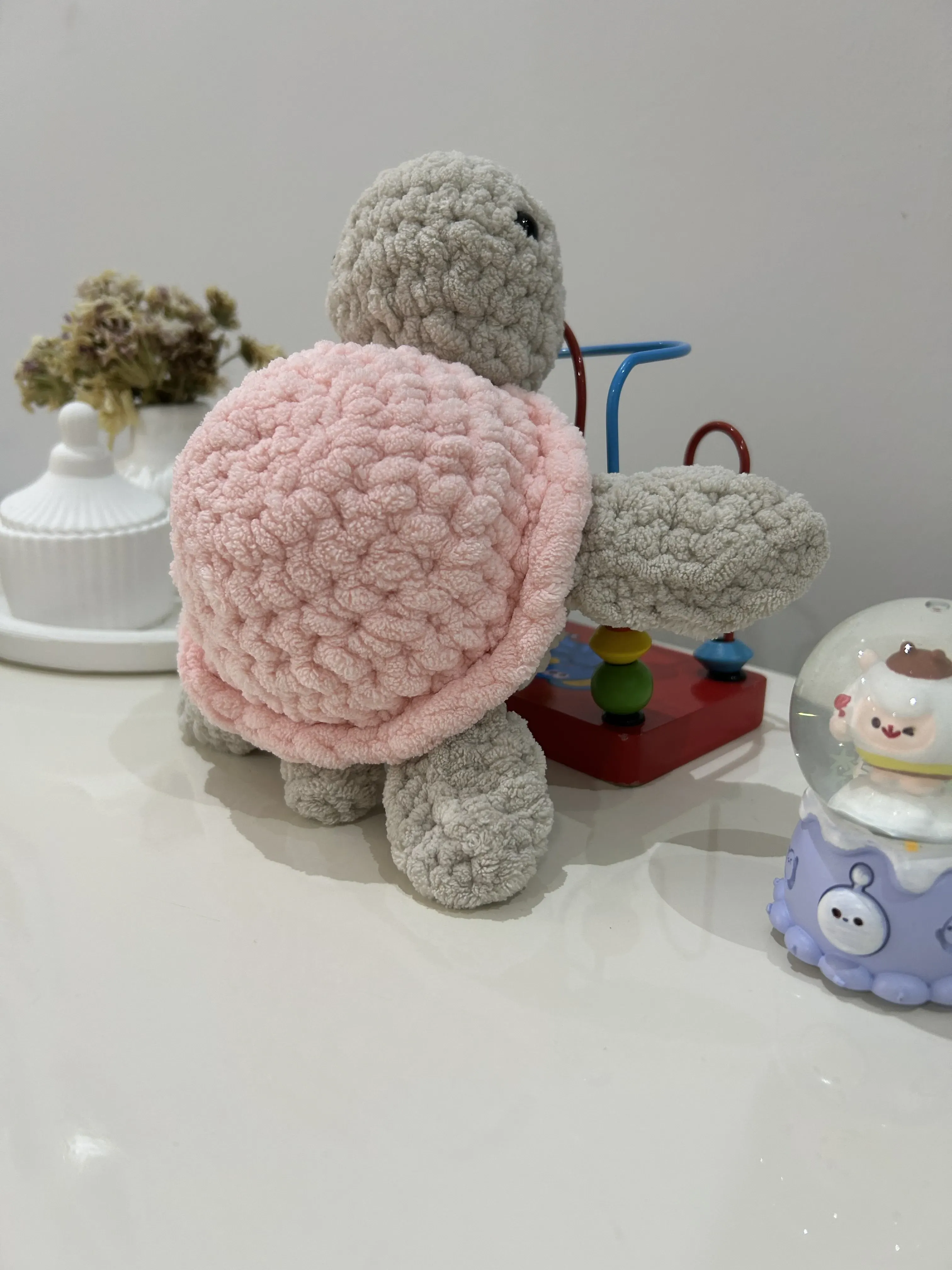 Pembe ve Gri Kadife İpten Örme Kaplumbağa Amigurumi Oyuncak Bebek - El Emeği
