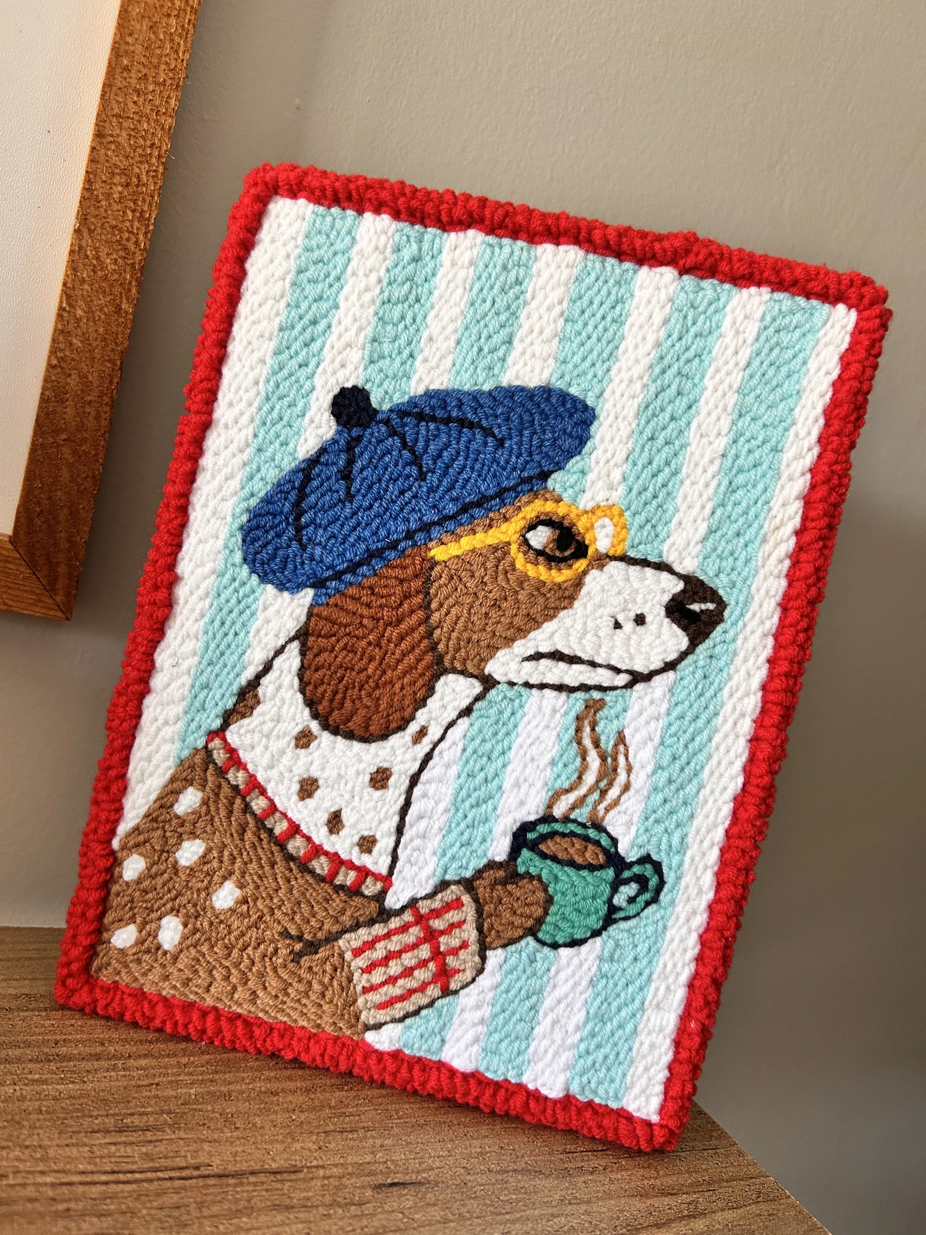 Kahve Sever Köpek Temalı Punch Duvar Halısı - 15x20 cm, El İşlemesi