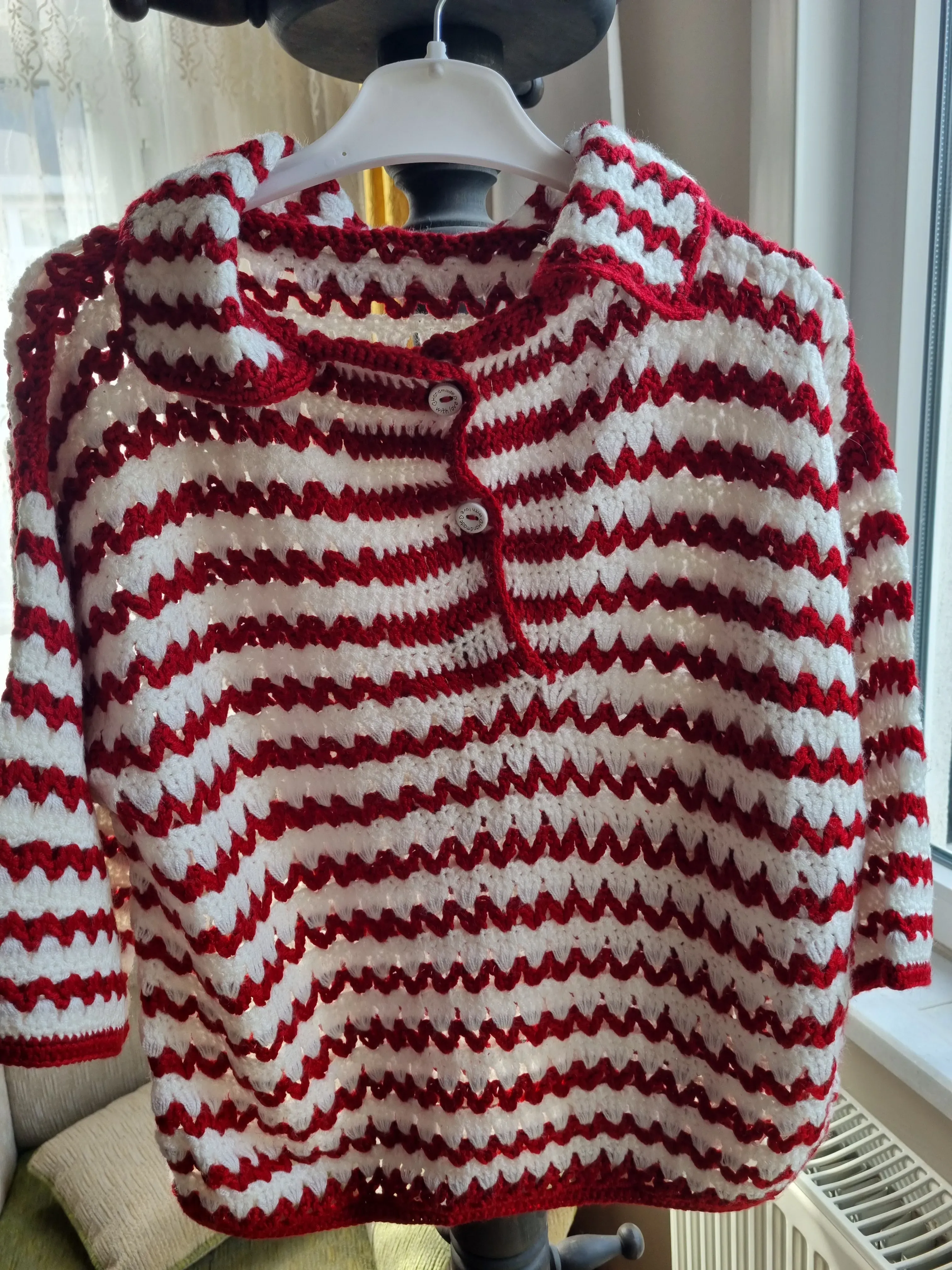 Kadın Kırmızı Beyaz Zigzag Desenli Polo Yaka Örgü Crop Bluz