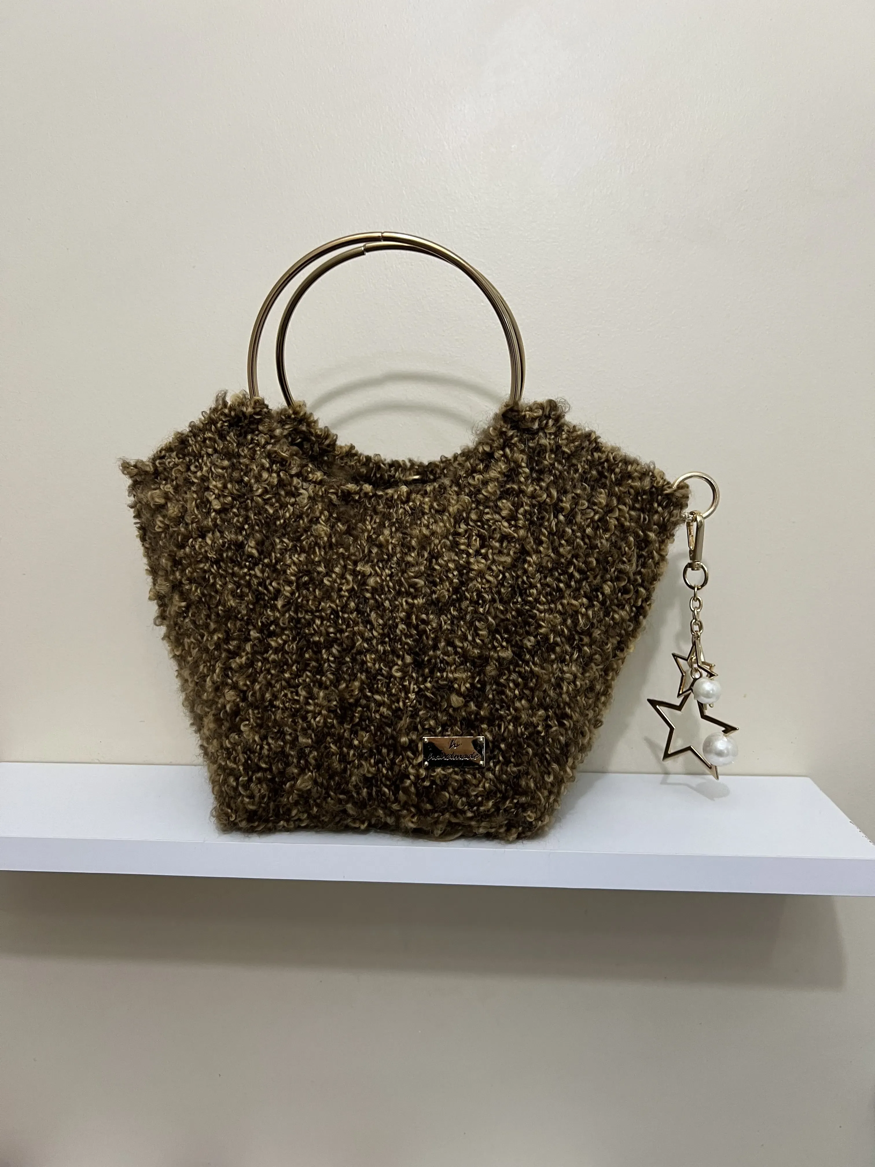 Kahverengi Bukle Örgü Çanta - Metal Saplı, Yıldız Detaylı - El Örgüsü