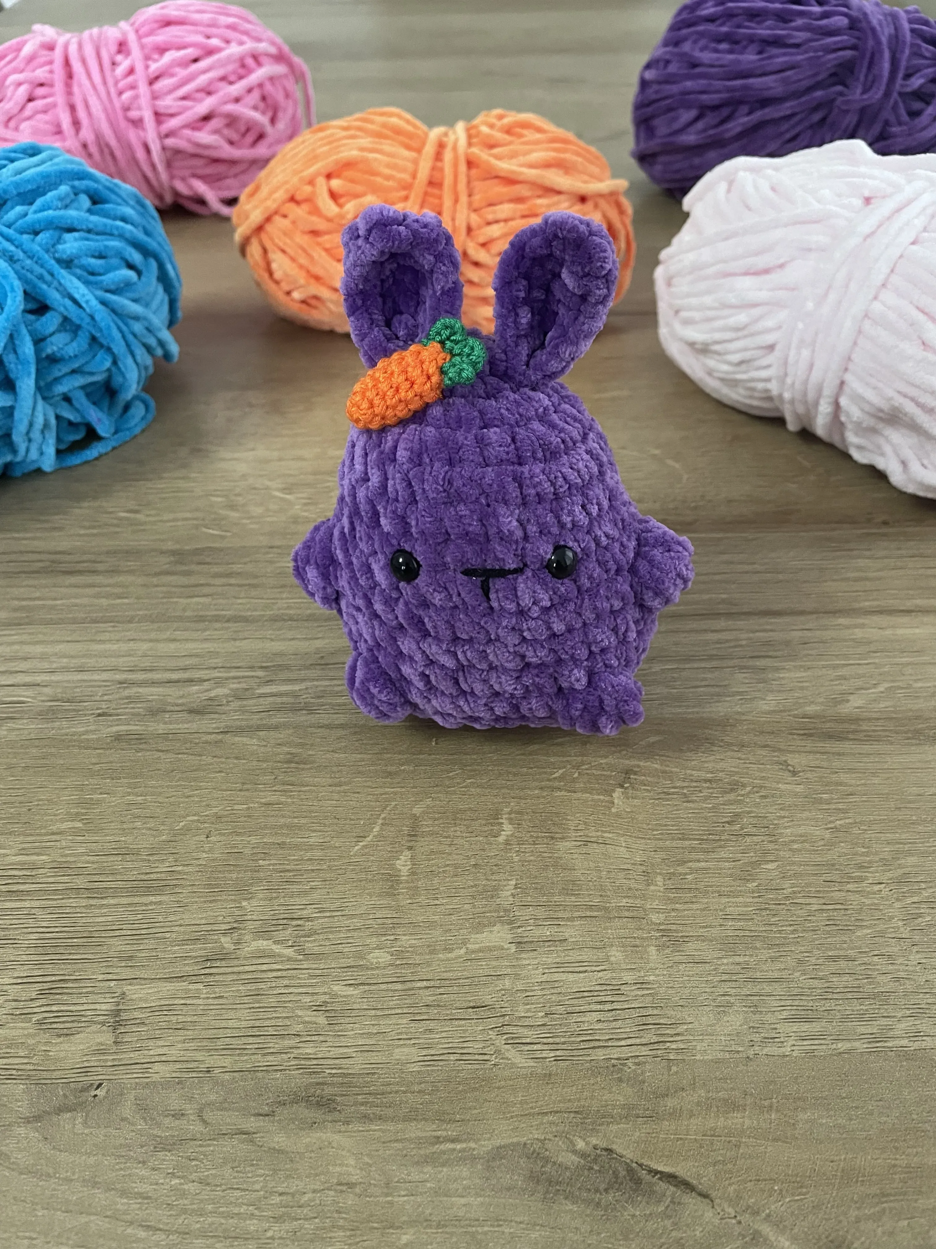 Örgü Tavşan Peluş Oyuncak - Mor Renkli El Yapımı Sevimli Tasarım