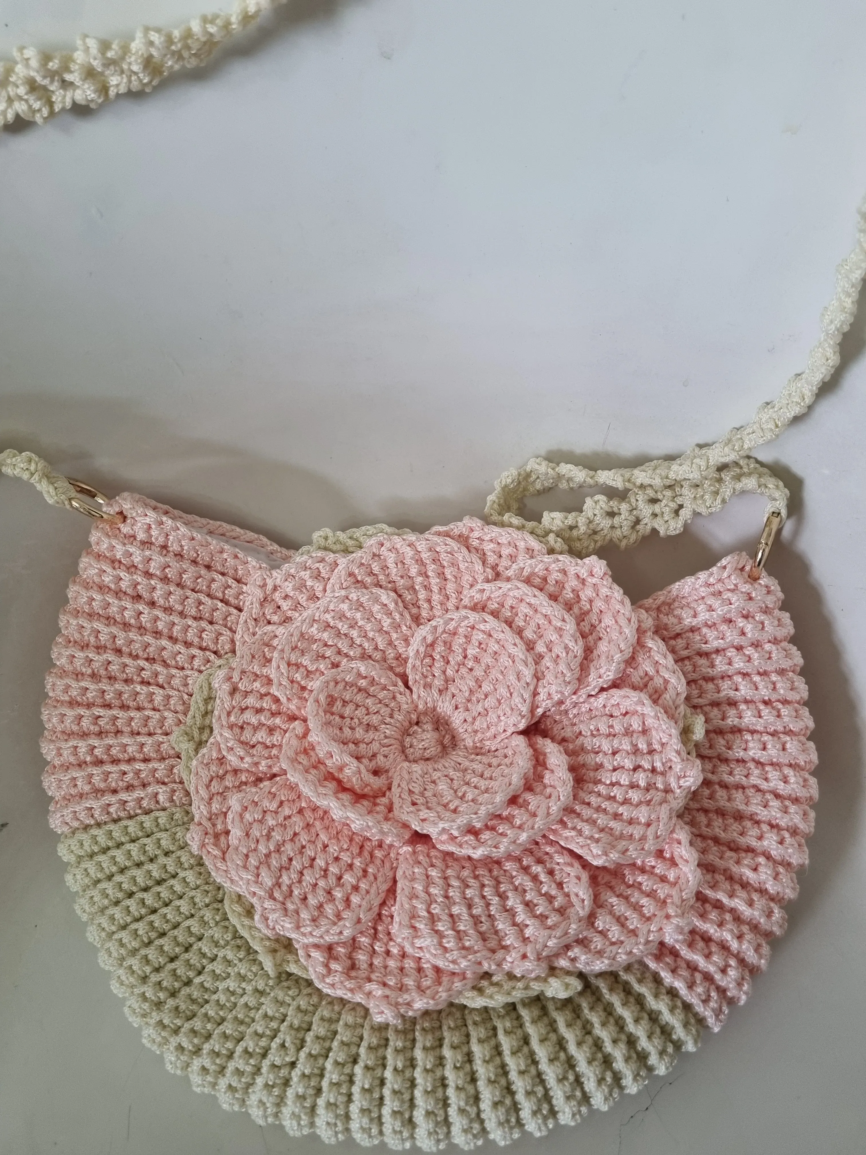 Gül Motifli Makrome Kadın Omuz Çantası - El Örgüsü Tasarım