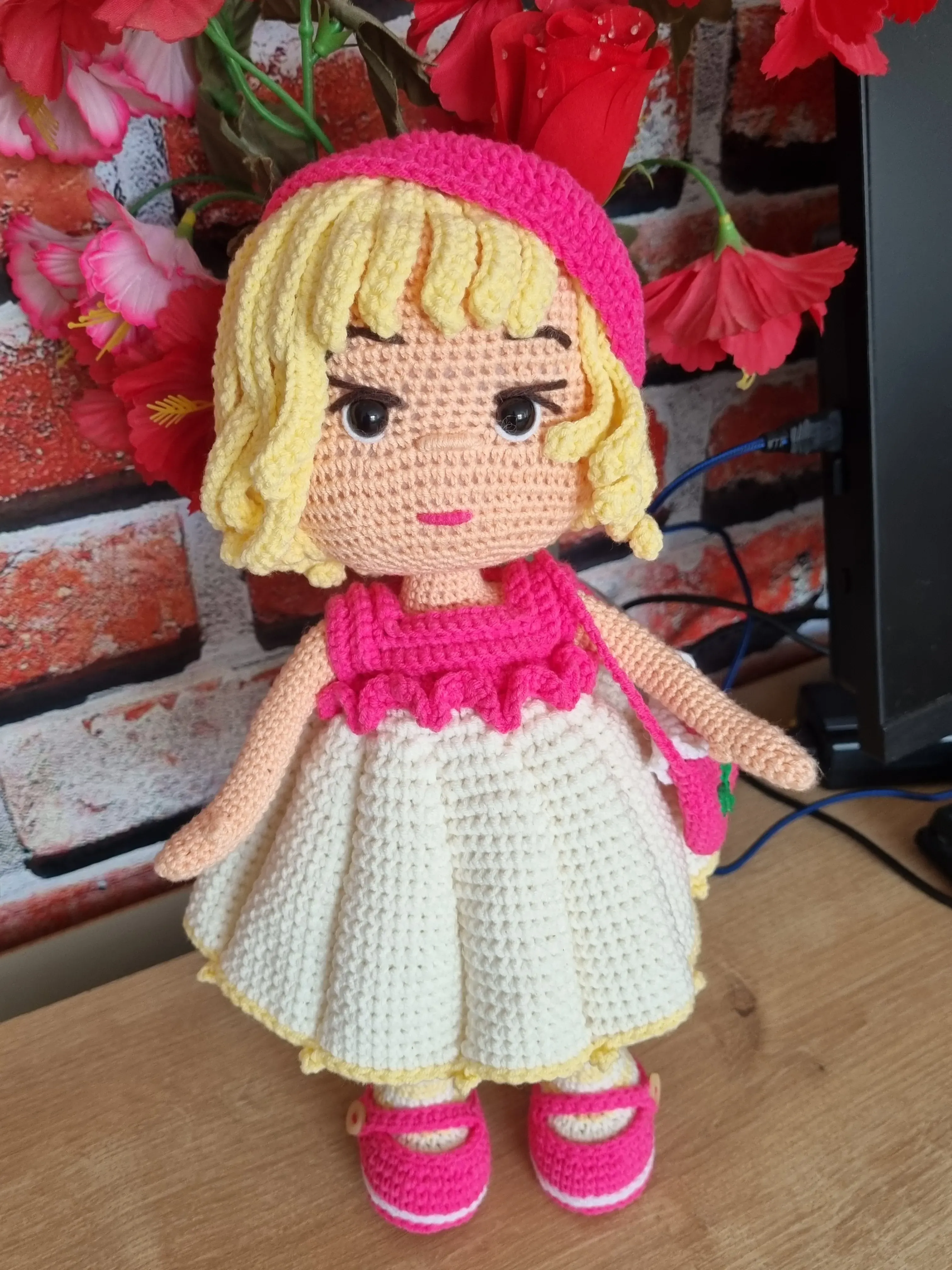 34 cm Sarı Saçlı Amigurumi Oyuncak Bebek - Çıkarılabilir Elbiseli