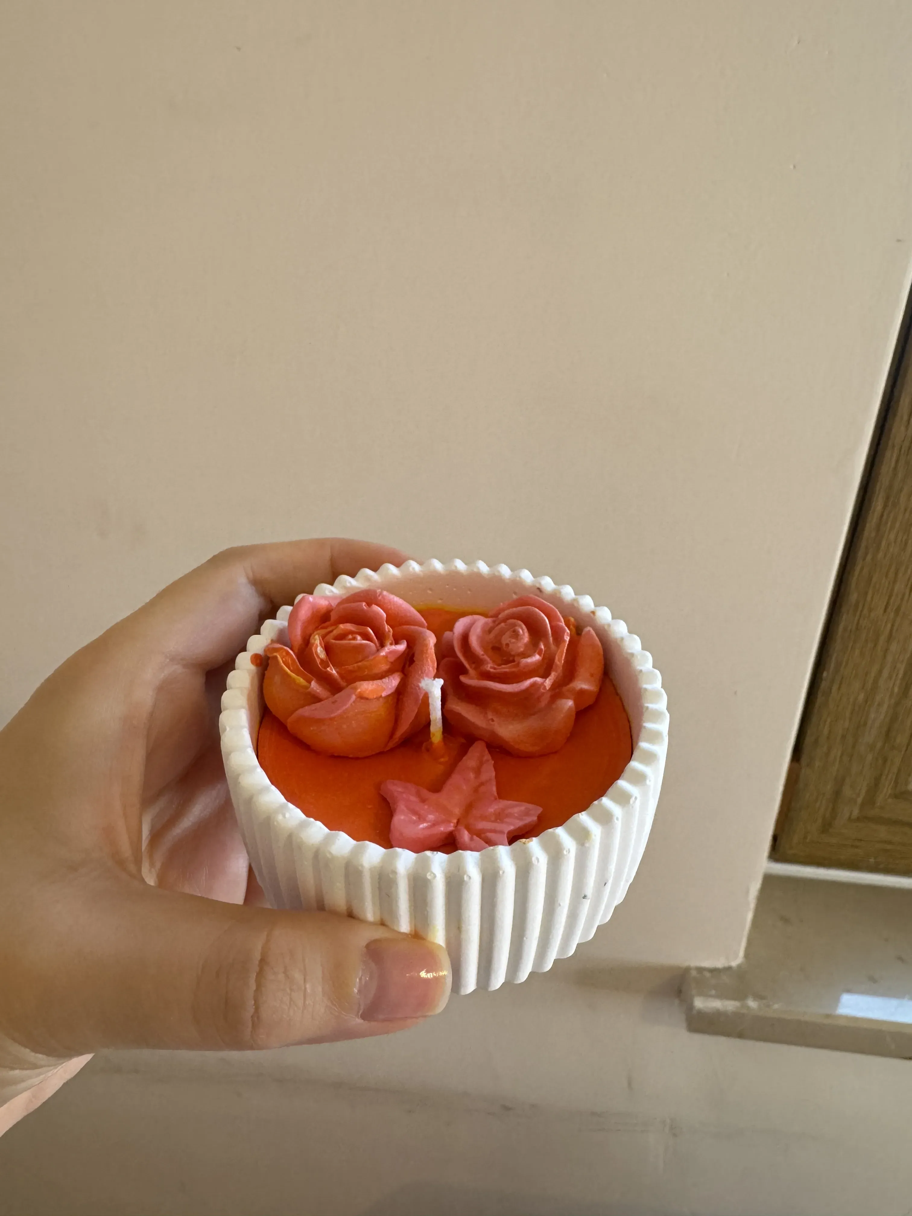 Turuncu Renkli Dekoratif Kase Mum - El Yapımı Gül ve Yıldız Detaylı