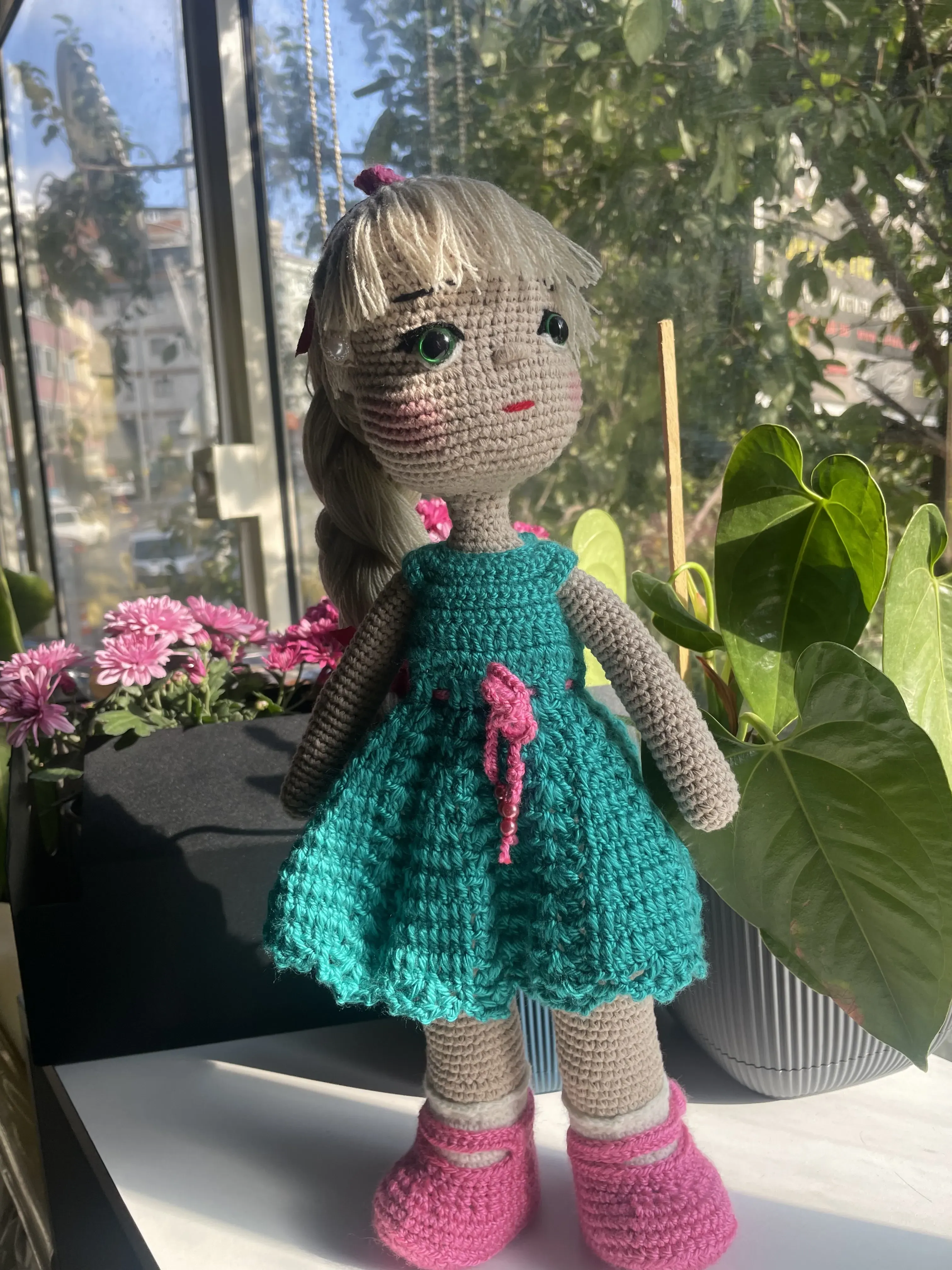 Sarışın Perçemli Amigurumi Bebek Oyuncak - El Örgüsü Bebek