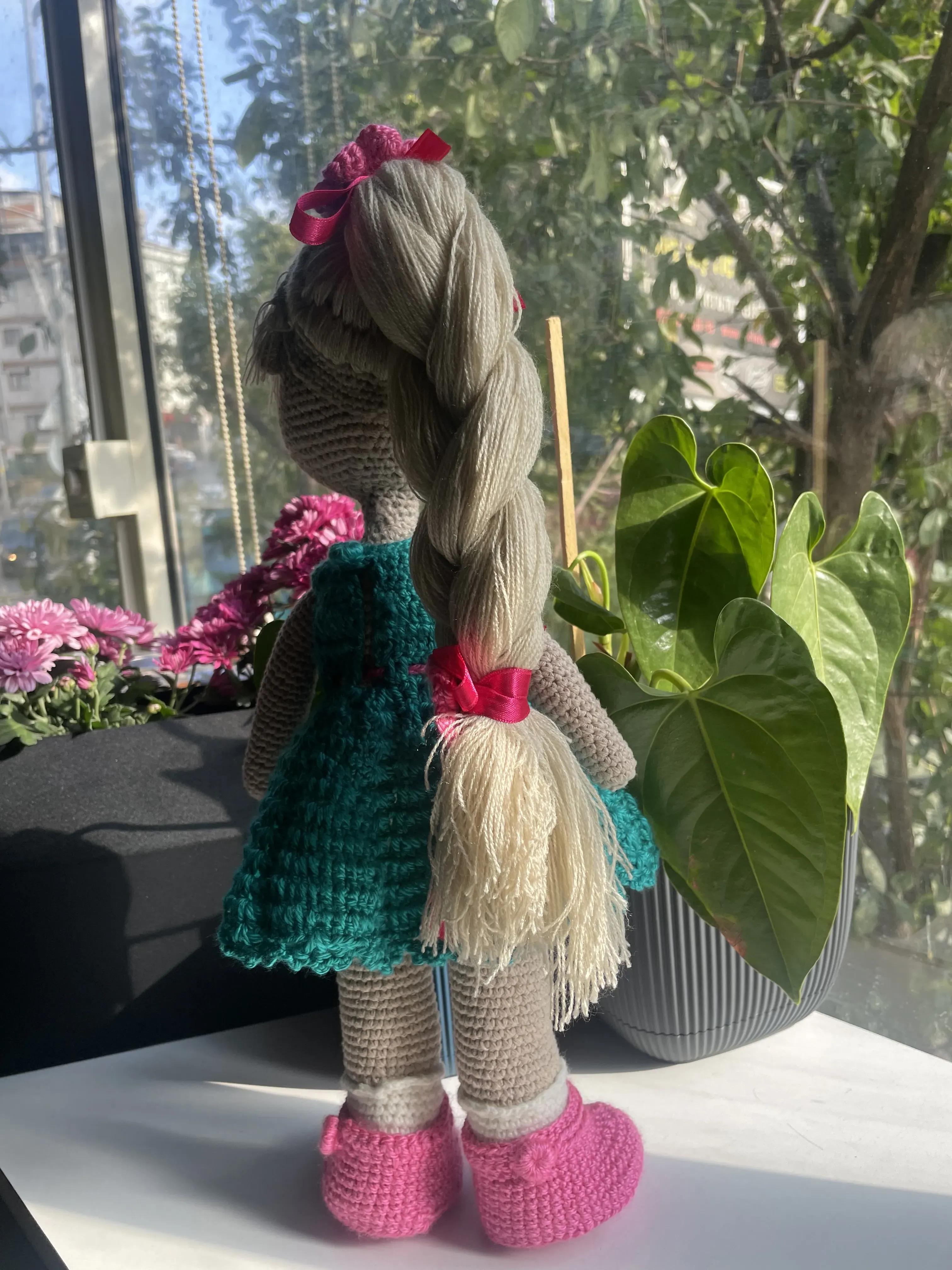 Sarışın Perçemli Amigurumi Bebek Oyuncak - El Örgüsü Bebek