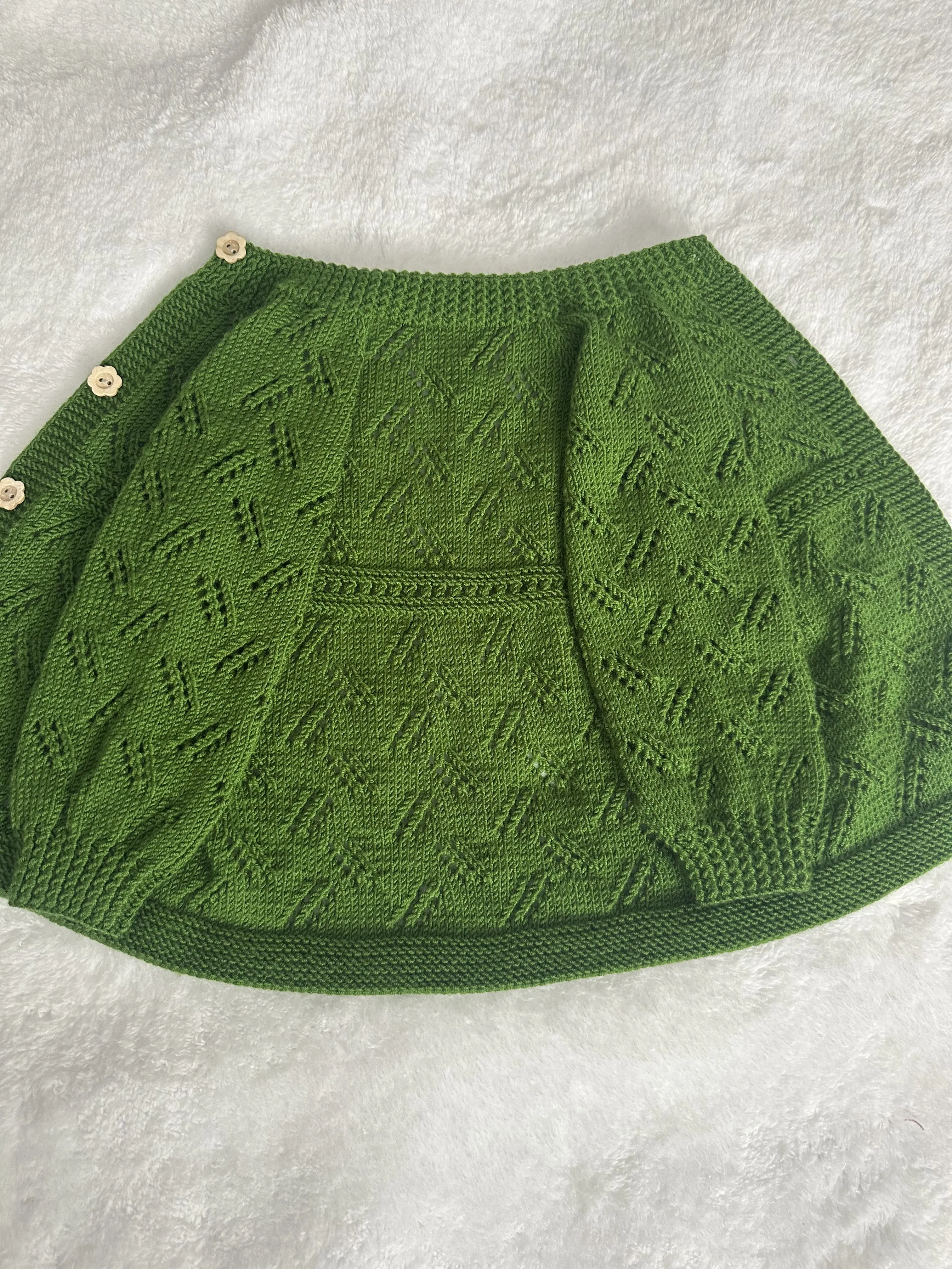 Yeşil El Örgüsü Bebek Hırkası