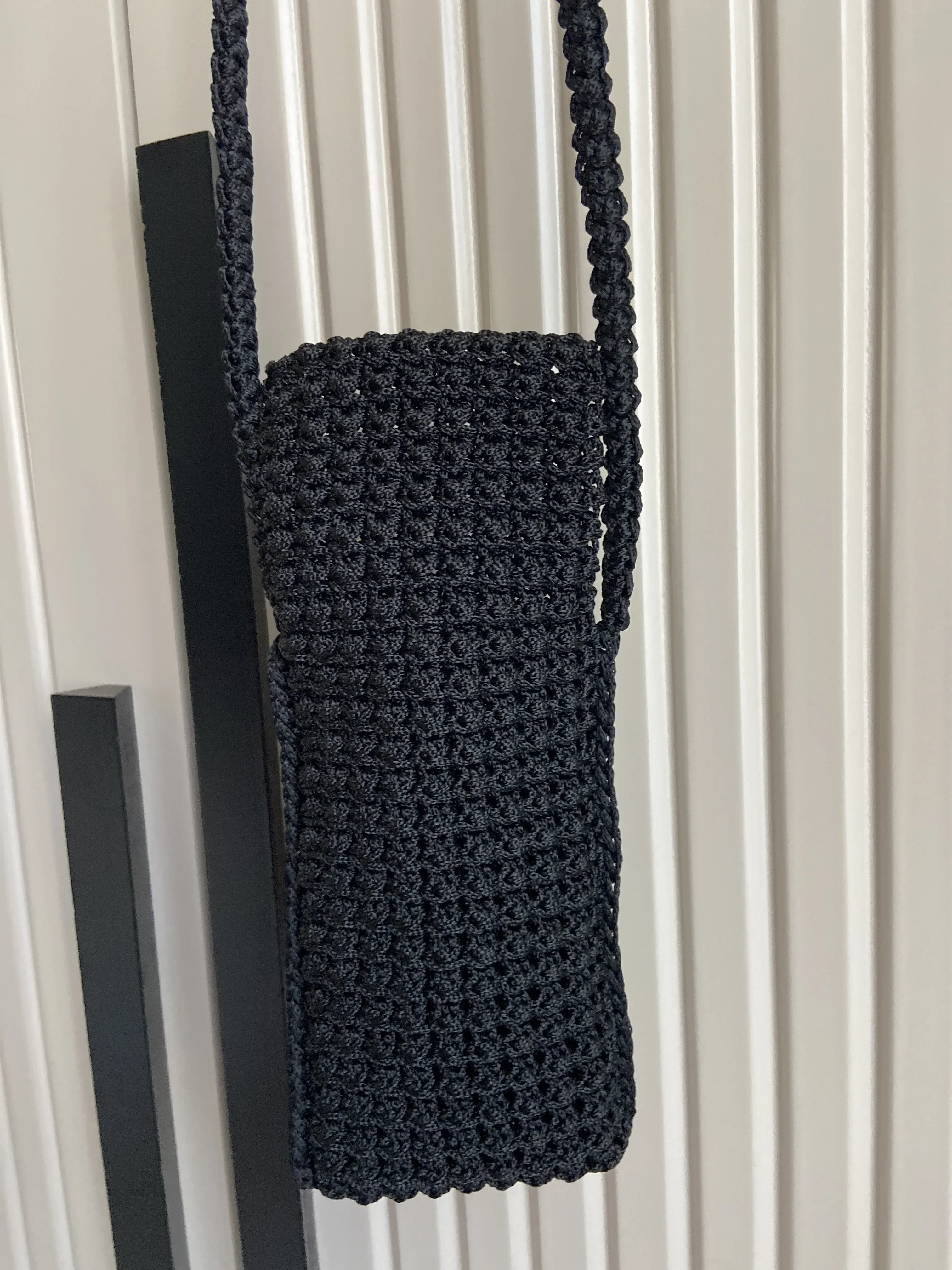 Siyah Örgü Mini Telefon Çantası - Omuz Askılı ve El Yapımı