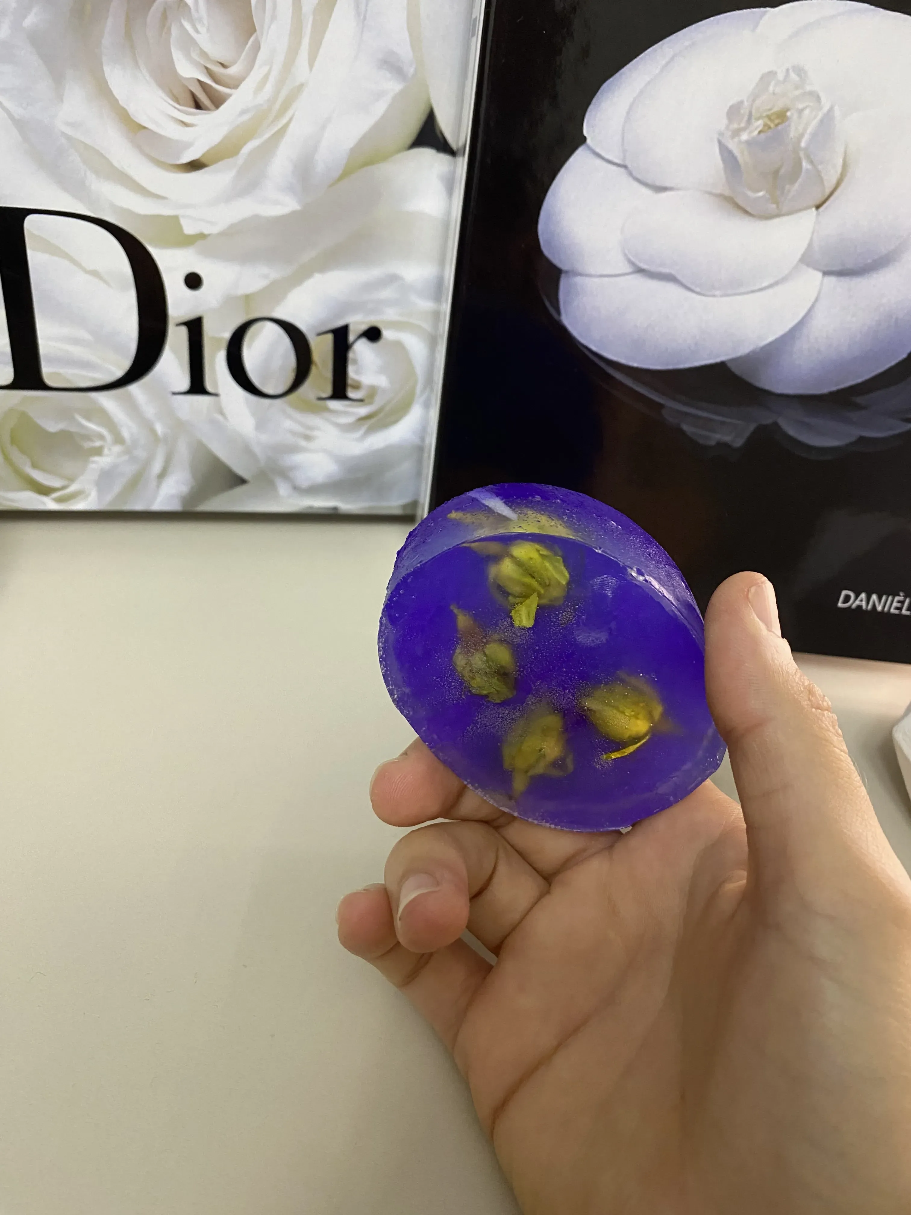 Violet Bloom Doğal Sabun – Mor Çiçek Özlü El Yapımı Sabun