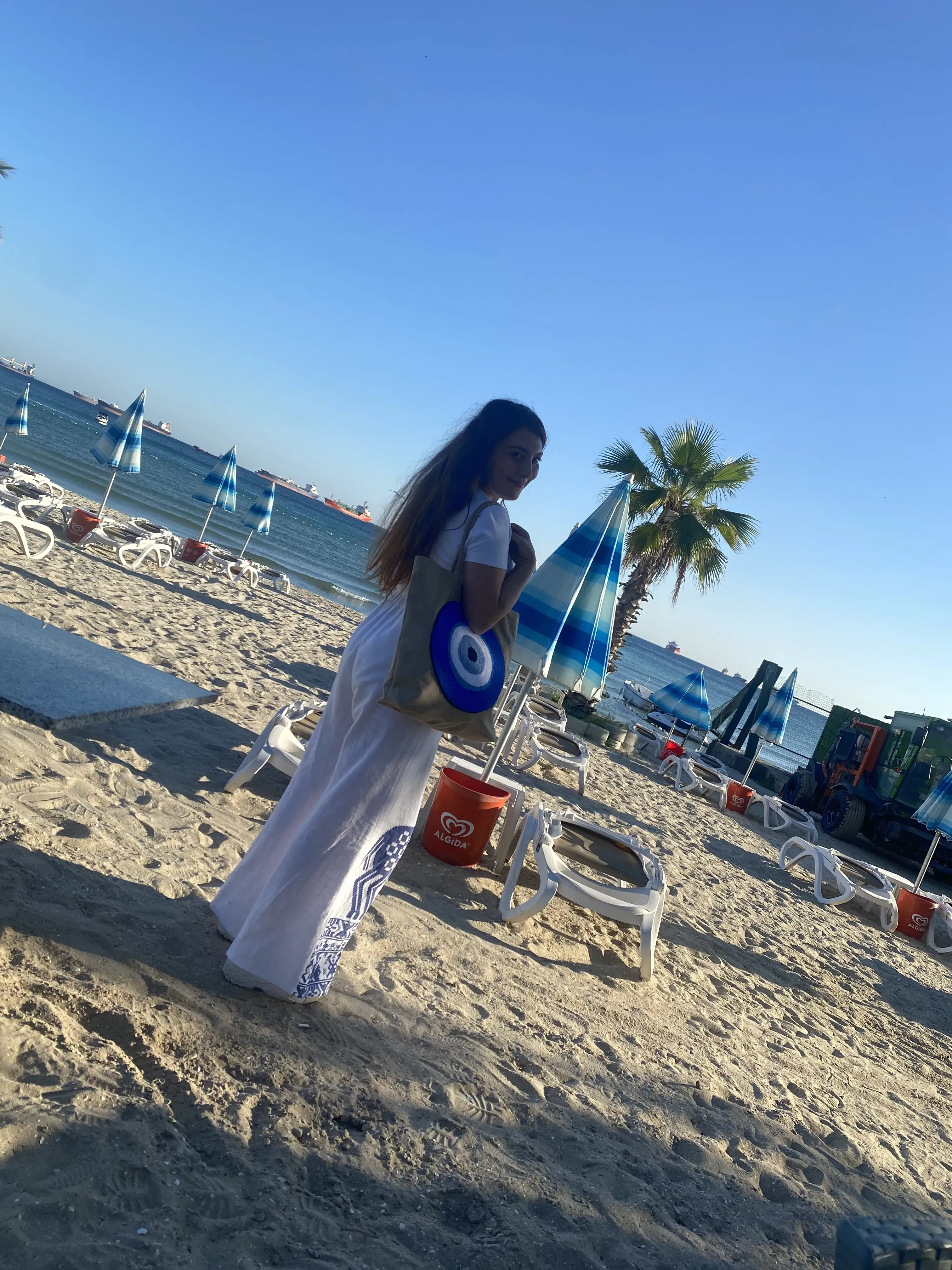 Jüt Kumaş Nazar Boncuklu Punch Nakışlı Omuz Çantası - El Yapımı