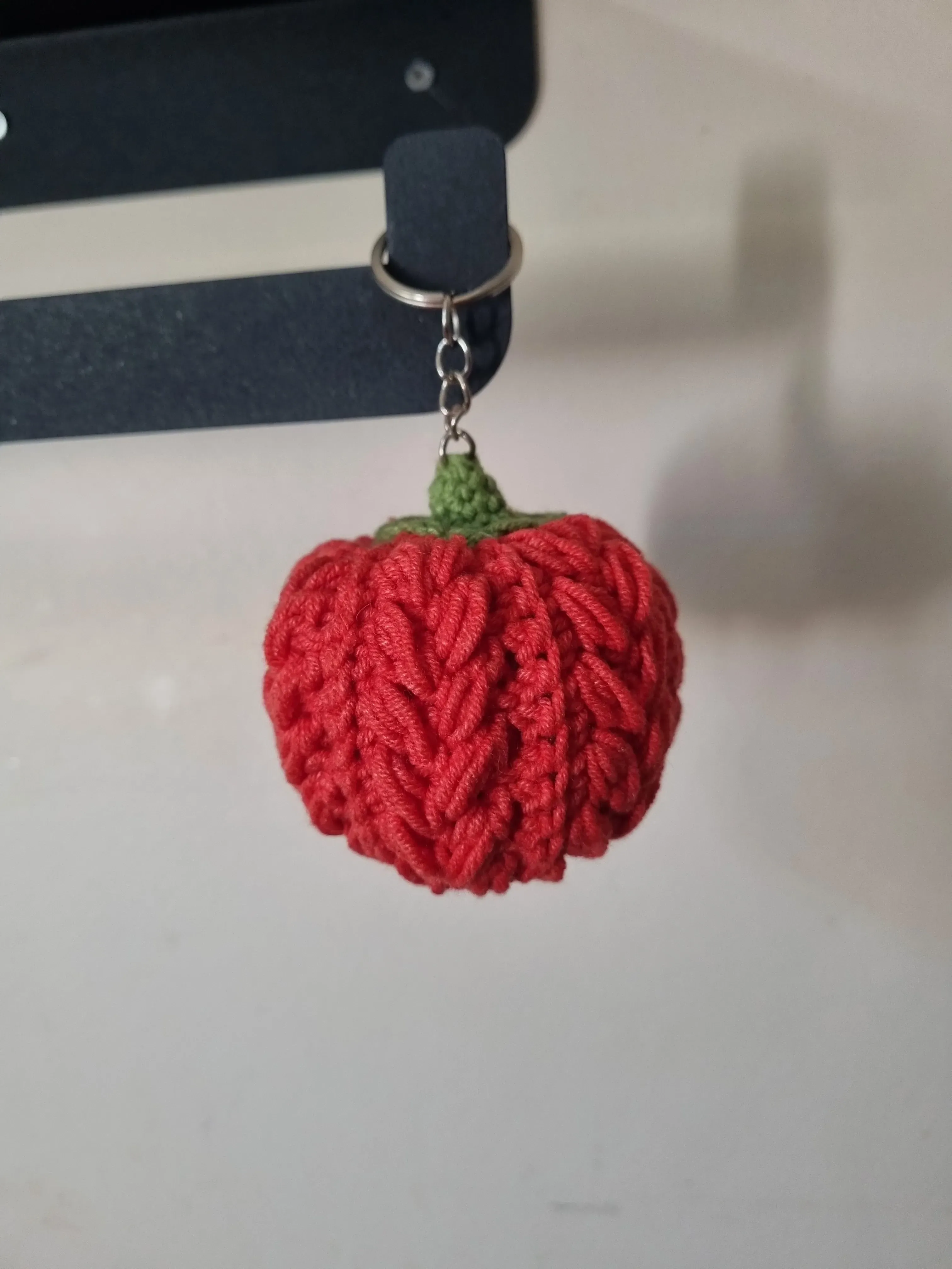 El Yapımı Balkabağı Örgü Anahtarlık – Amigurumi İpinden Çanta Süsü & Anahtarlık