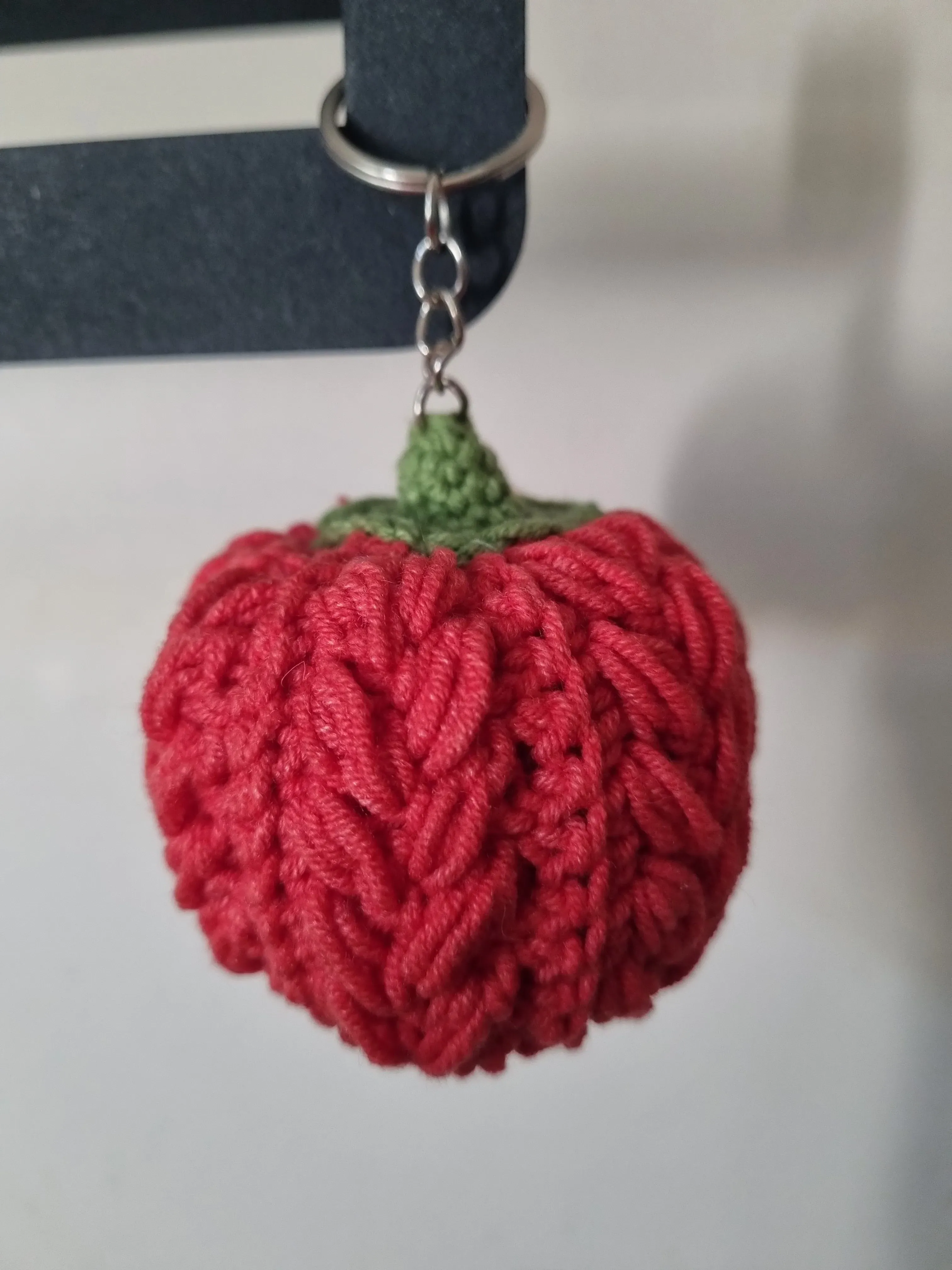 El Yapımı Balkabağı Örgü Anahtarlık – Amigurumi İpinden Çanta Süsü & Anahtarlık