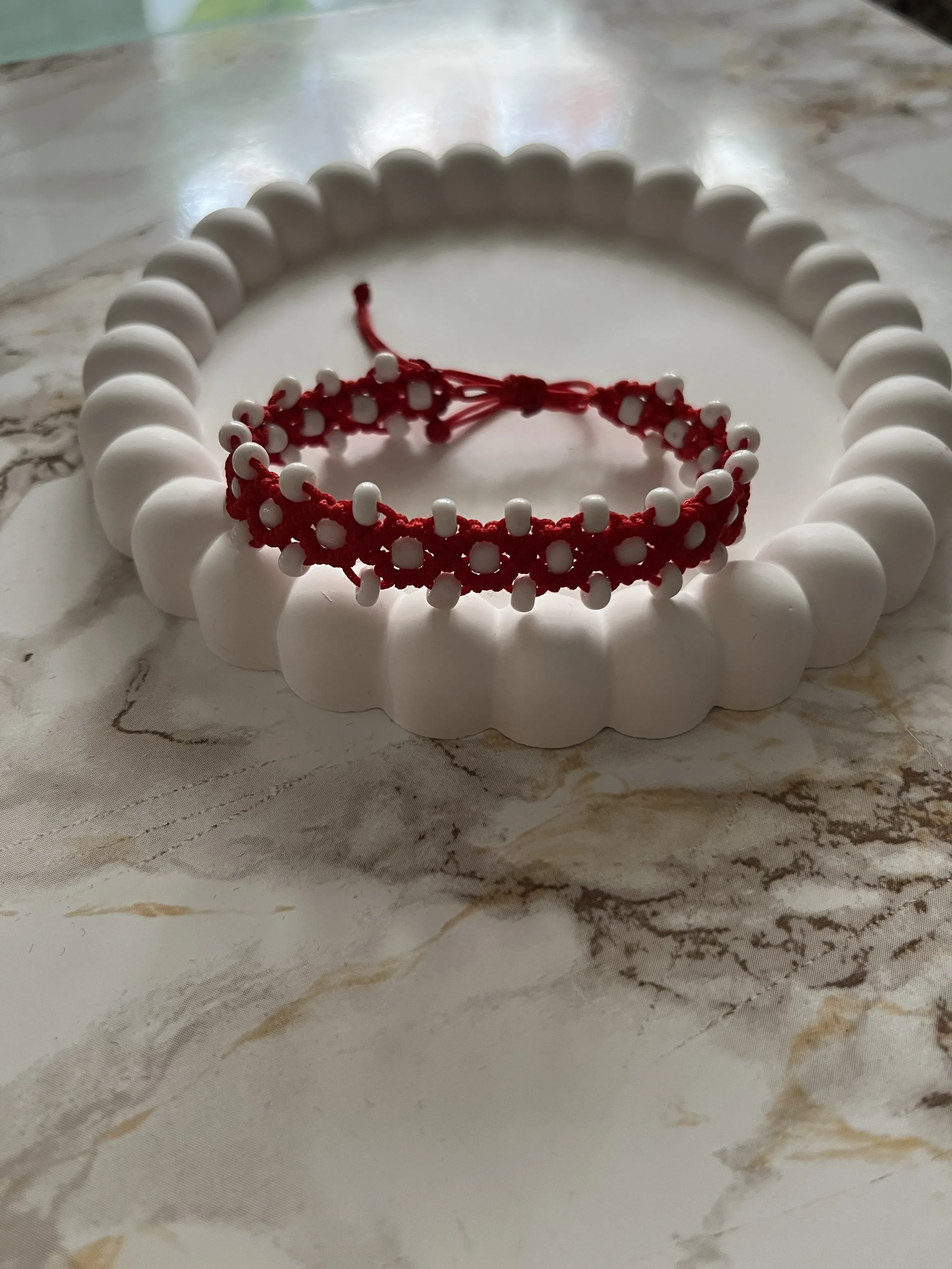 Kırmızı Ayarlanabilir Boncuklu Örme Bileklik