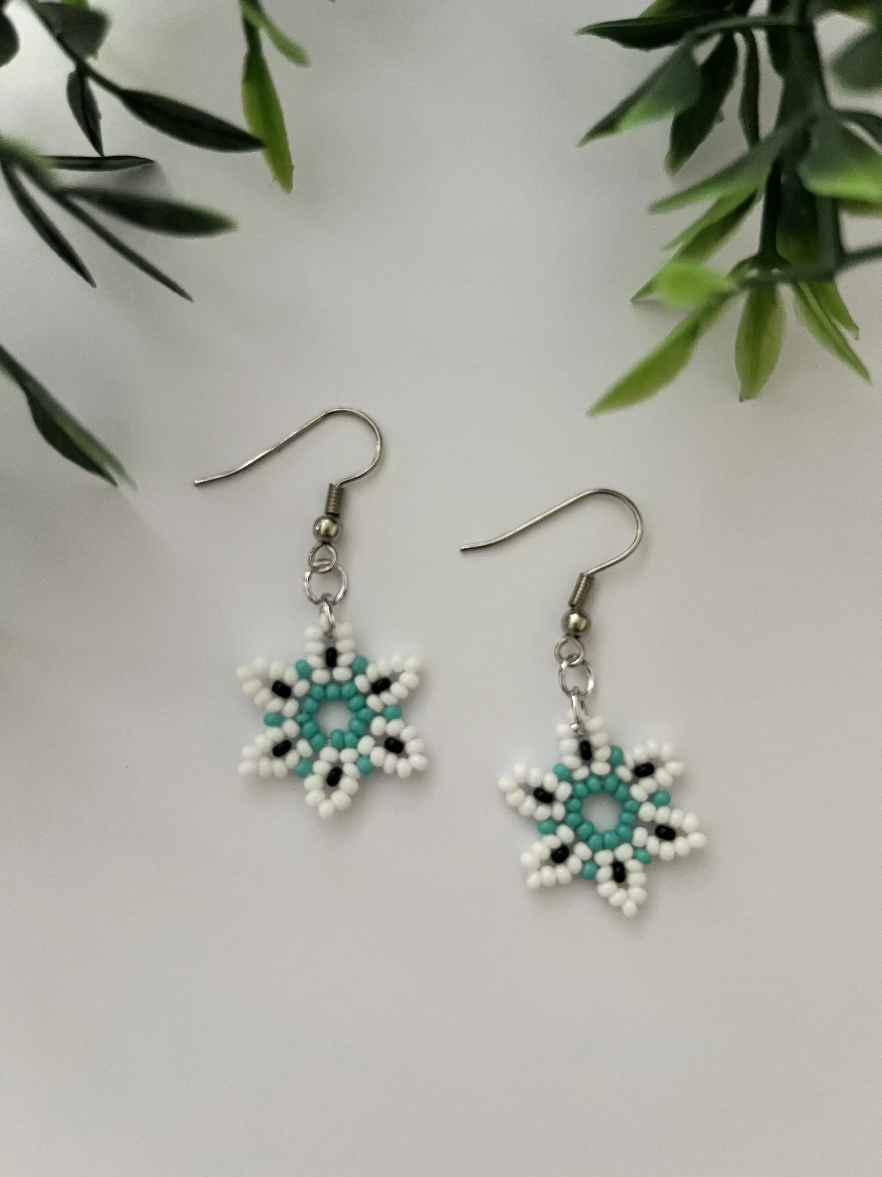 Beyaz Turkuaz Boncuk Küpe