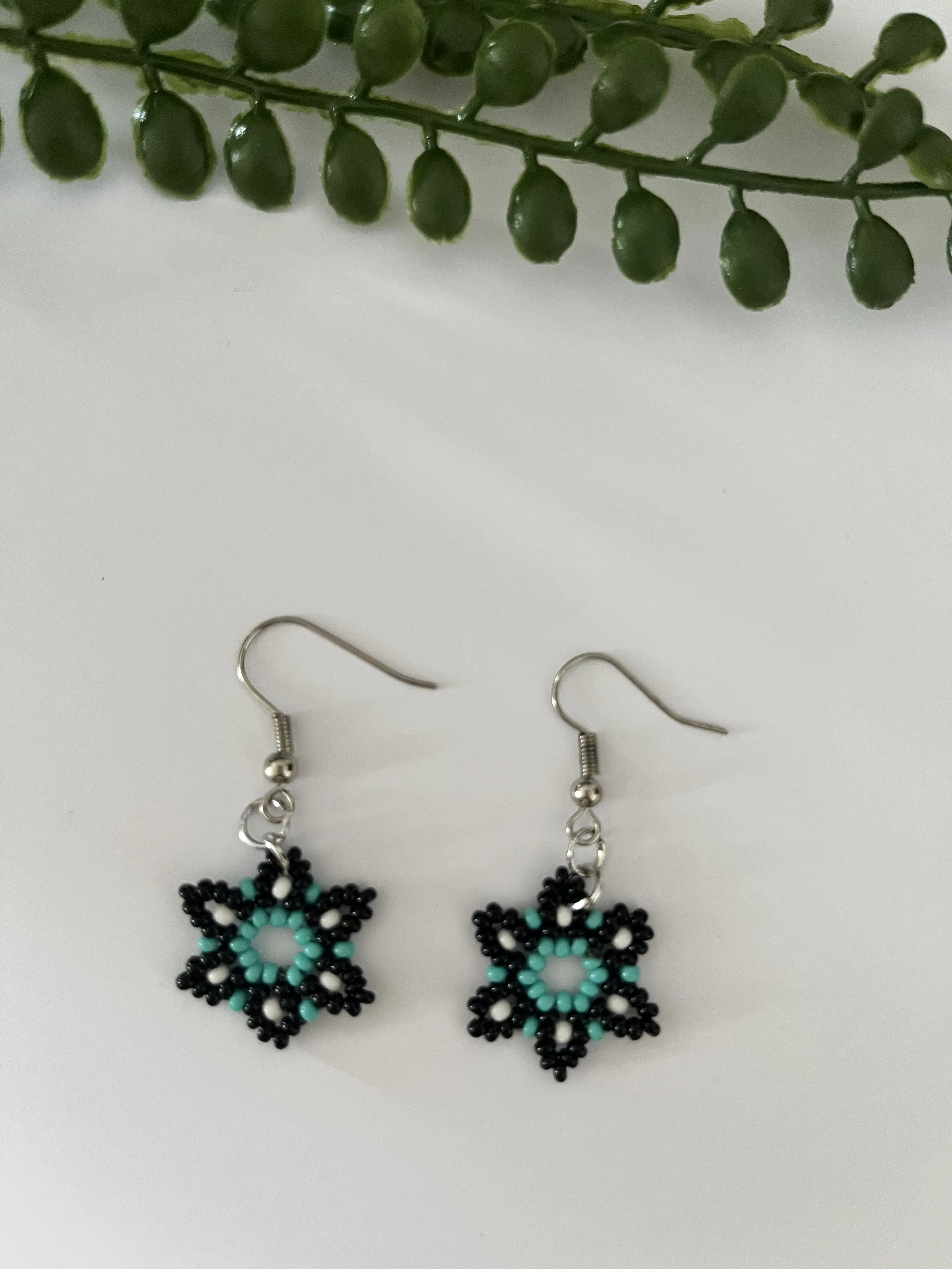 Siyah Turkuaz Boncuk Küpe