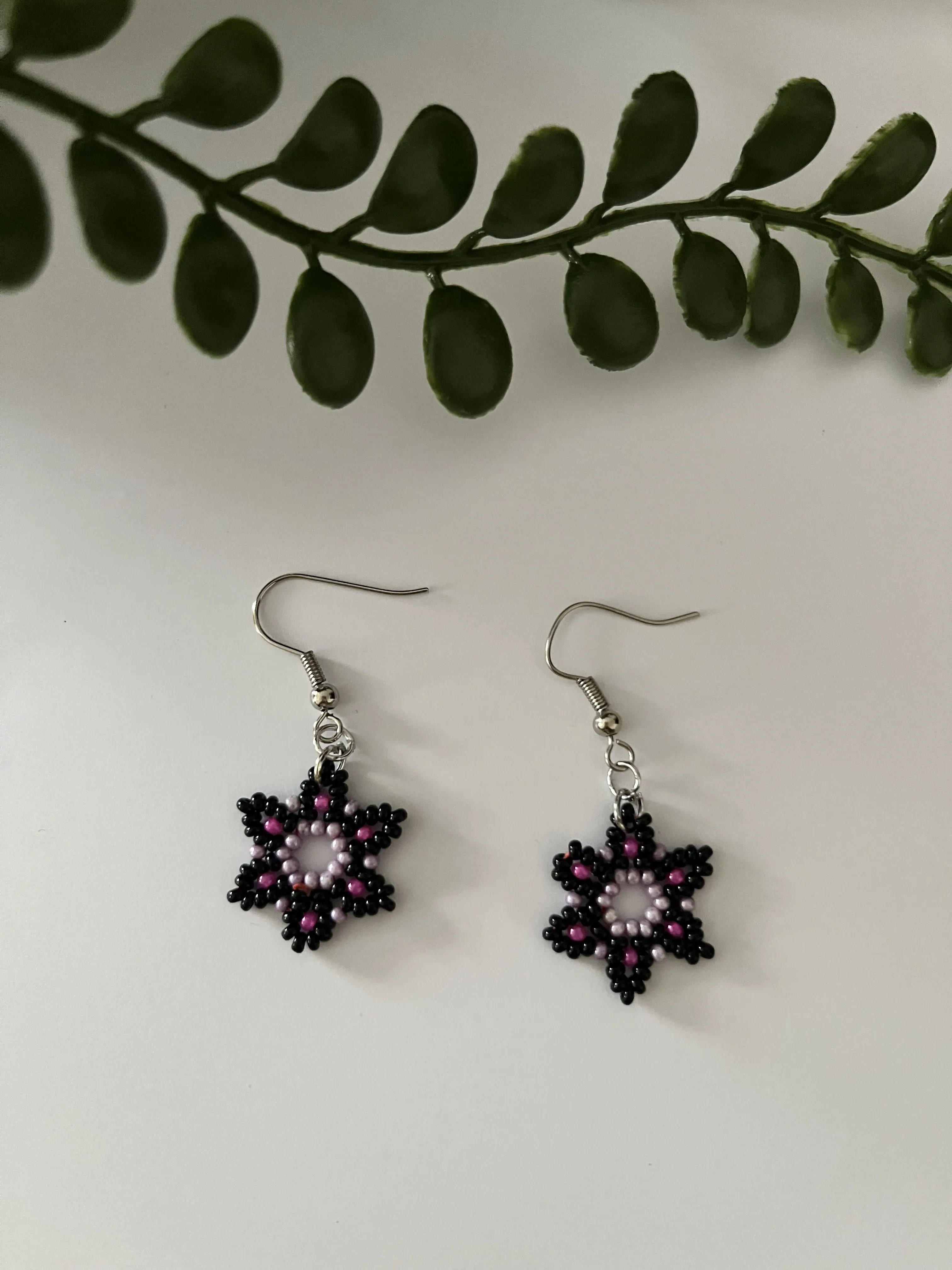 Siyah Lila Boncuk Küpe