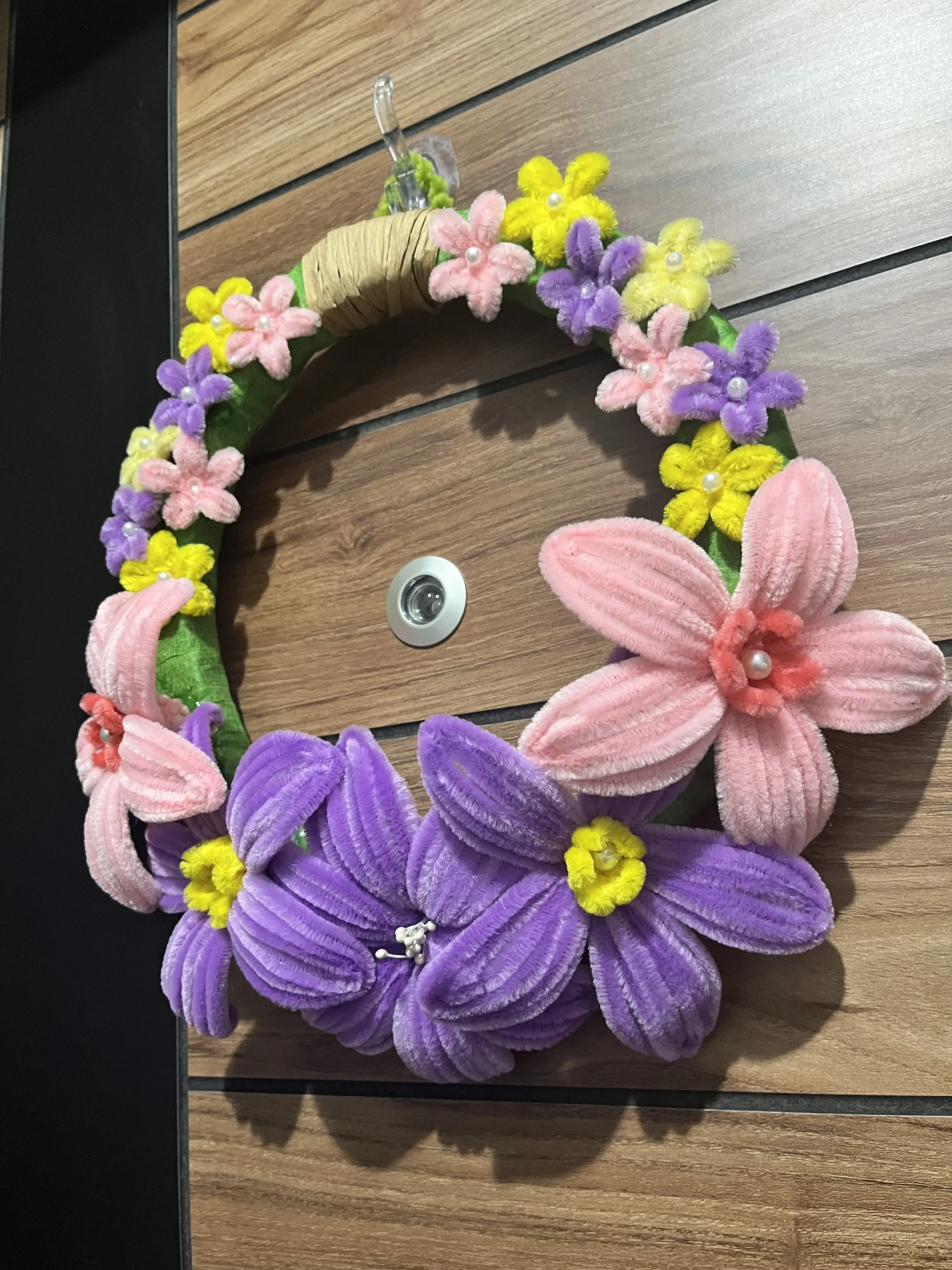 Şönil İpten Renkli Çiçekli Kapı Duvar Süsü - El Yapımı