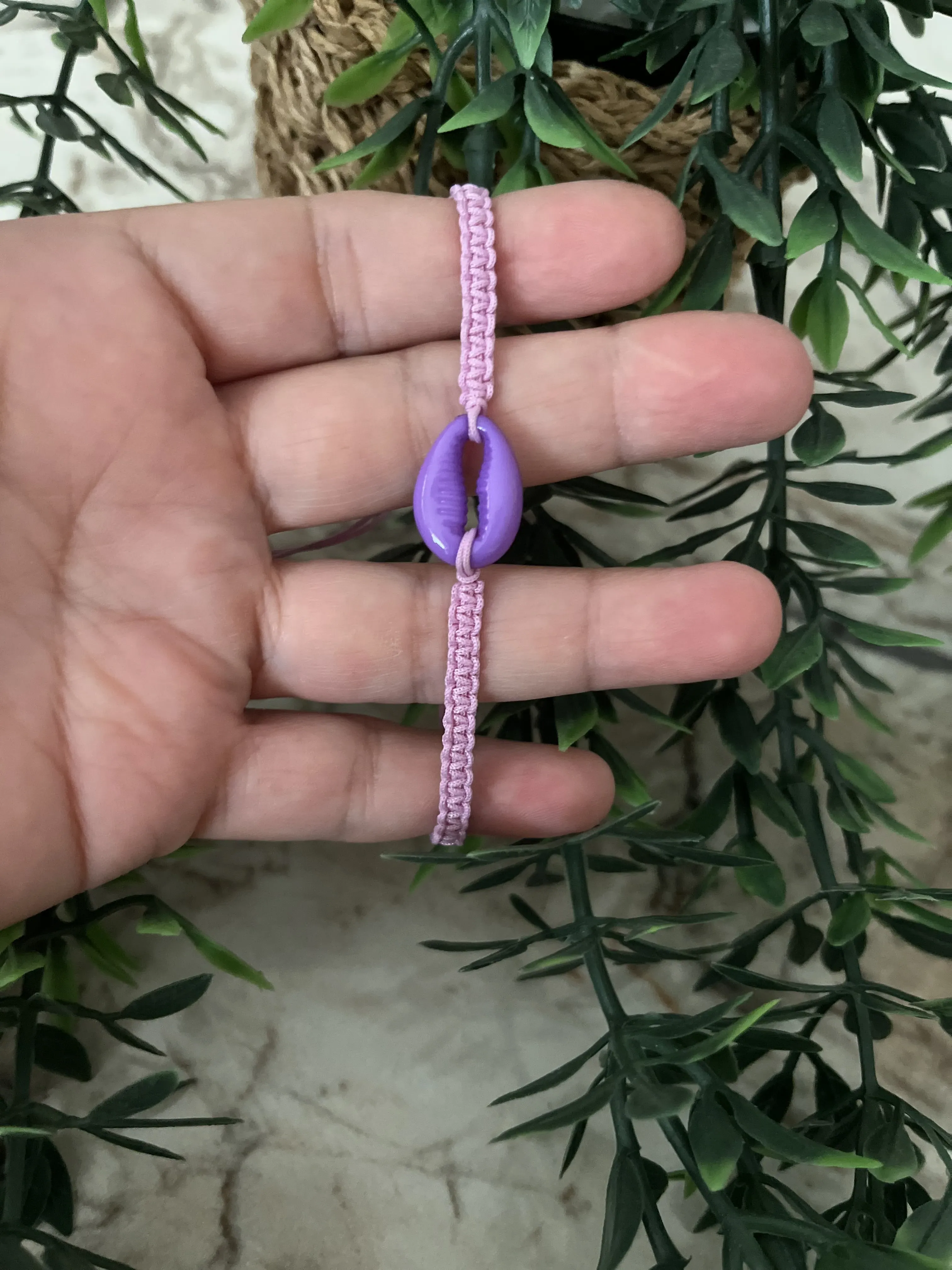 Mor Deniz Kabuğu Detaylı El Örgüsü Bileklik