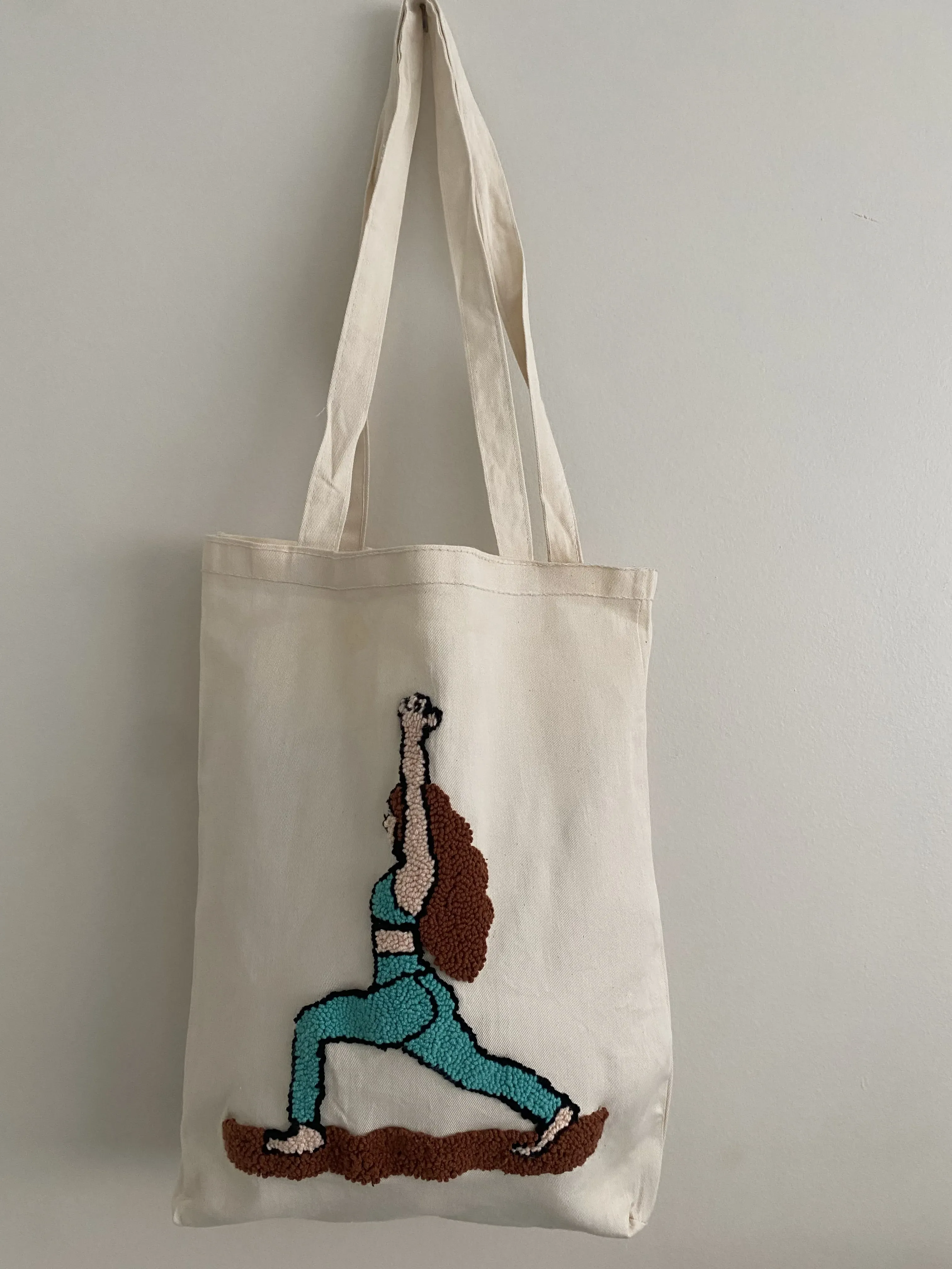 Kanvas Kumaş Yoga Desenli Punch İşleme Detaylı Kol Çantası