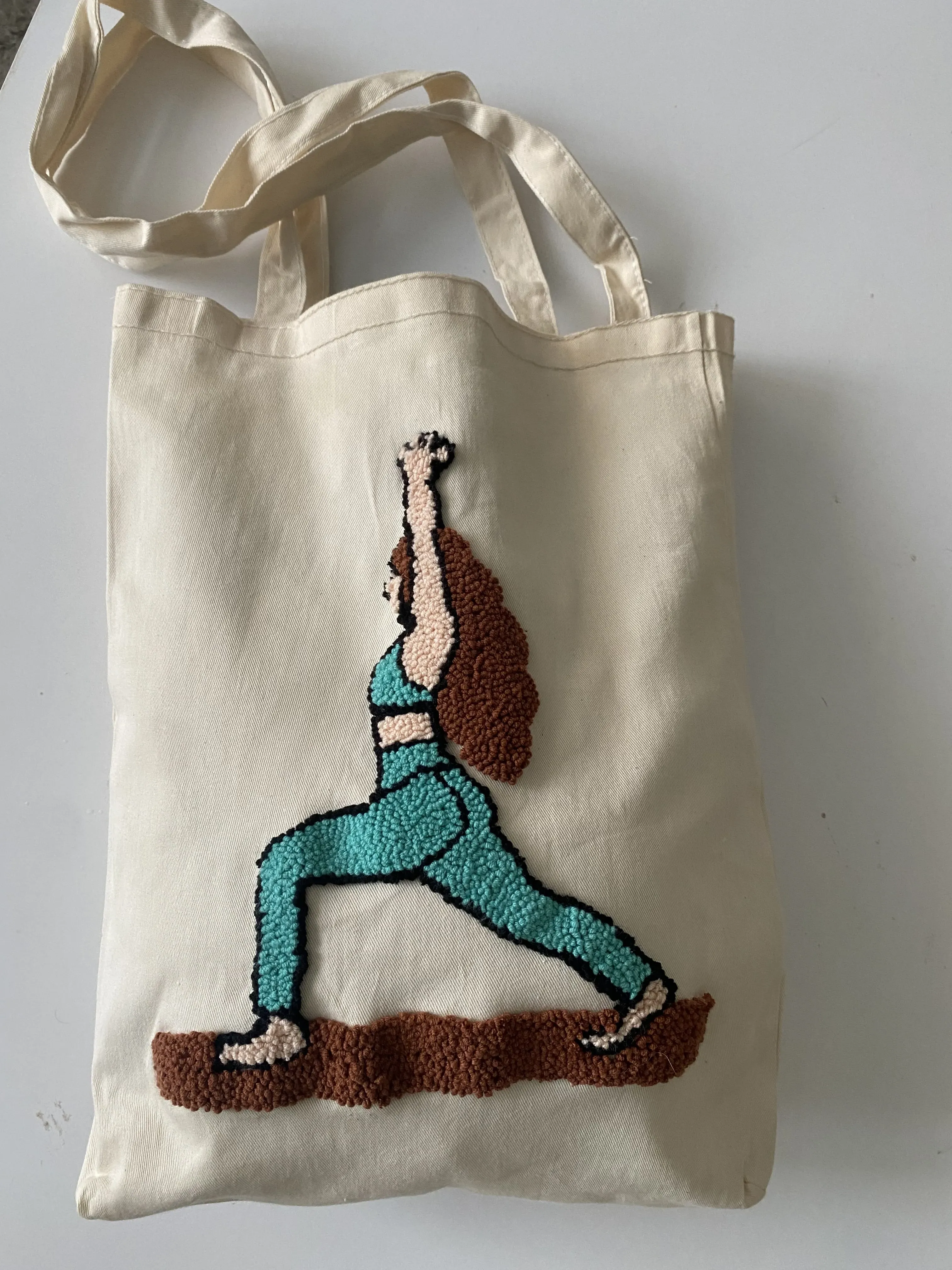 Kanvas Kumaş Yoga Desenli Punch İşleme Detaylı Kol Çantası