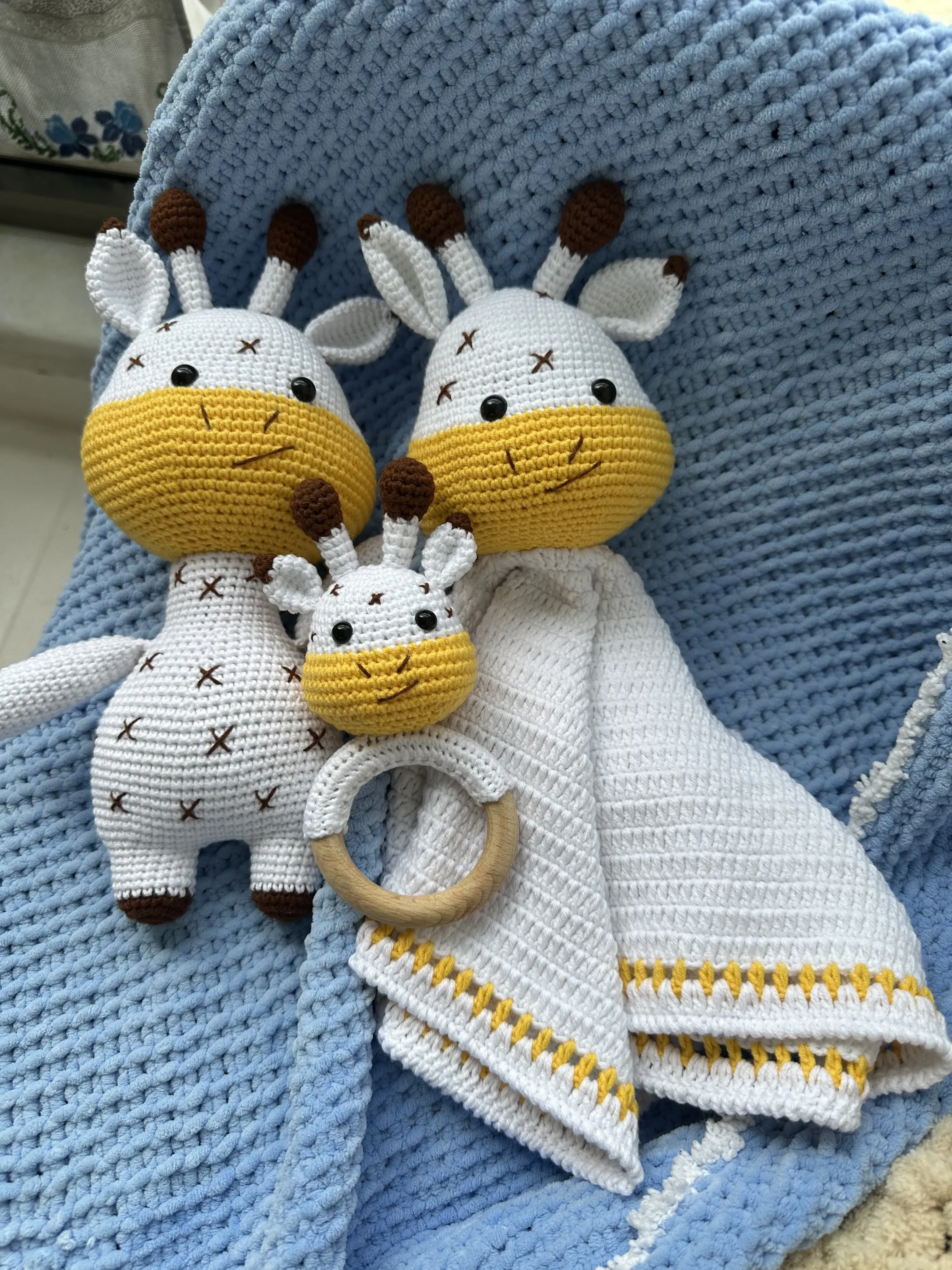 Örgü Zürafa Oyuncak ve Çıngırak Uyku Arkadaşı Amigurumi Yenidoğan Set