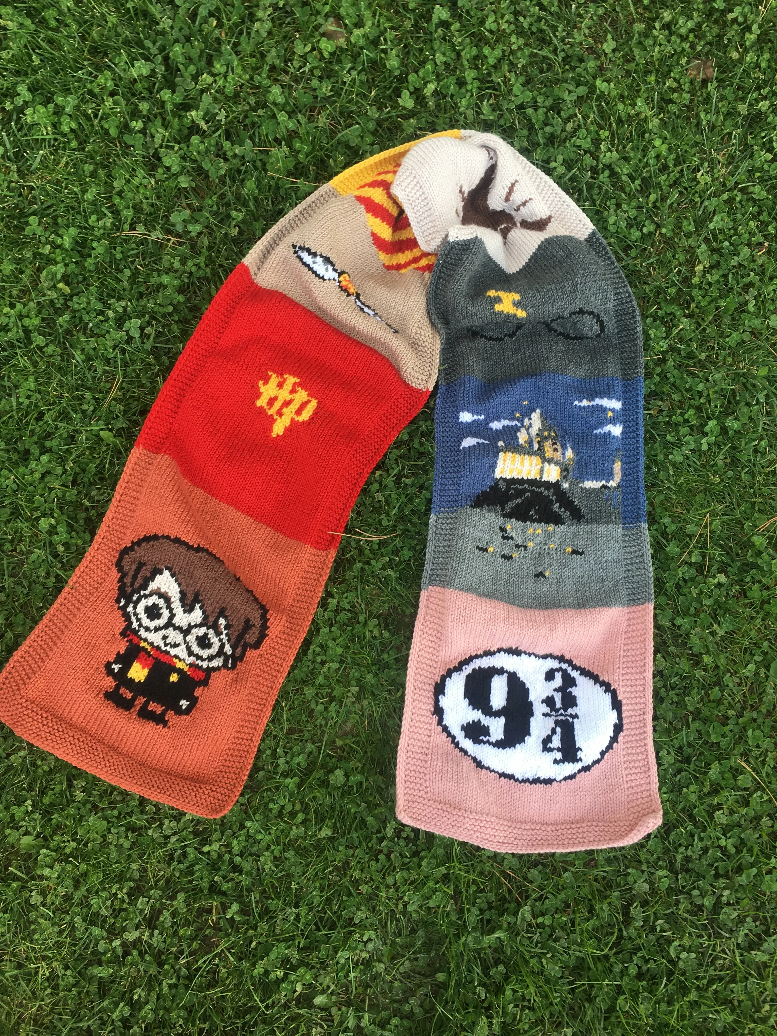 Harry Potter Temalı Örme Atkı - El Emeği Çok Renkli Fan Ürünü