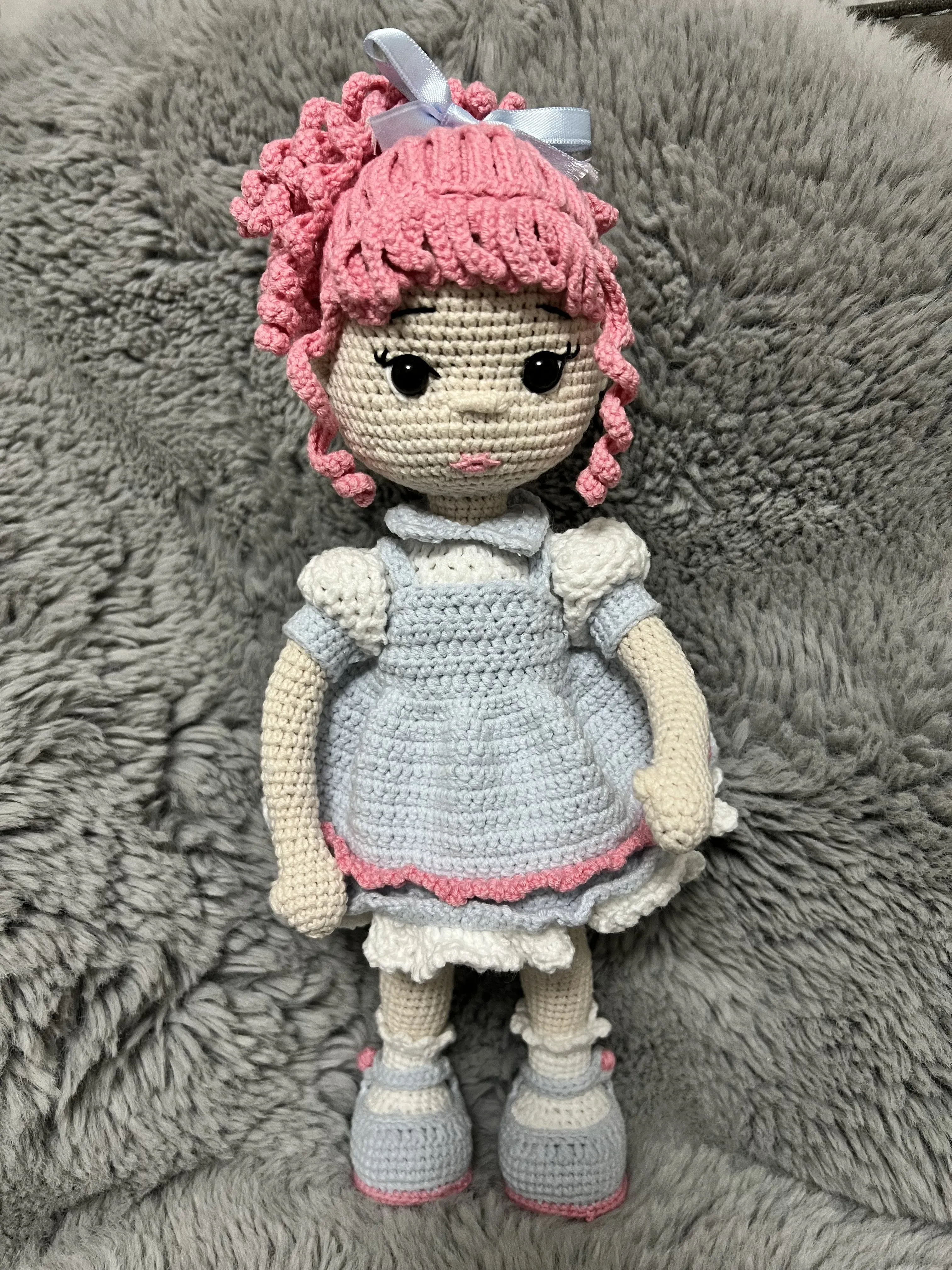 Örgü Bebek - Pembe Saçlı Mavi Elbiseli Amigurumi Oyuncak Bebek