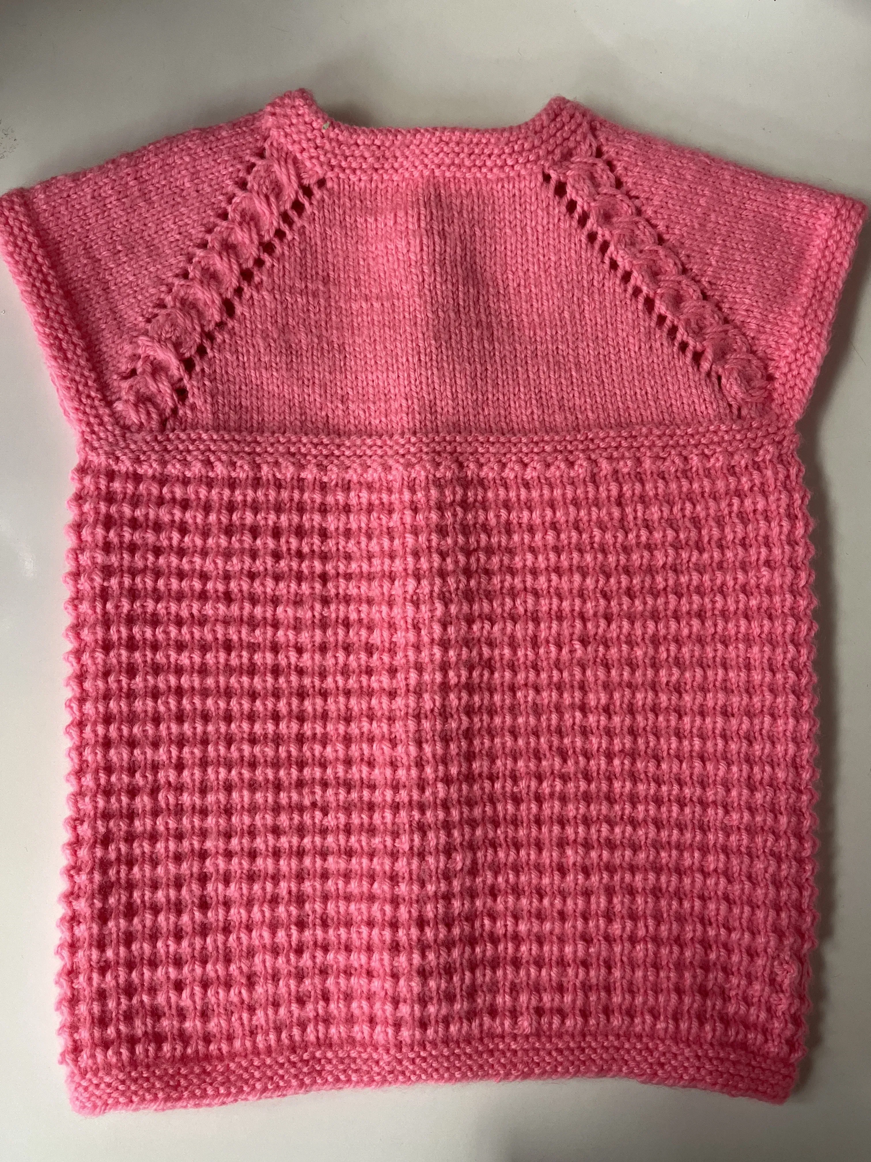 Pembe Kız Bebek Yeleği (1 Yaş) - Düğmeli, Fare Dişi Model - El Örgüsü