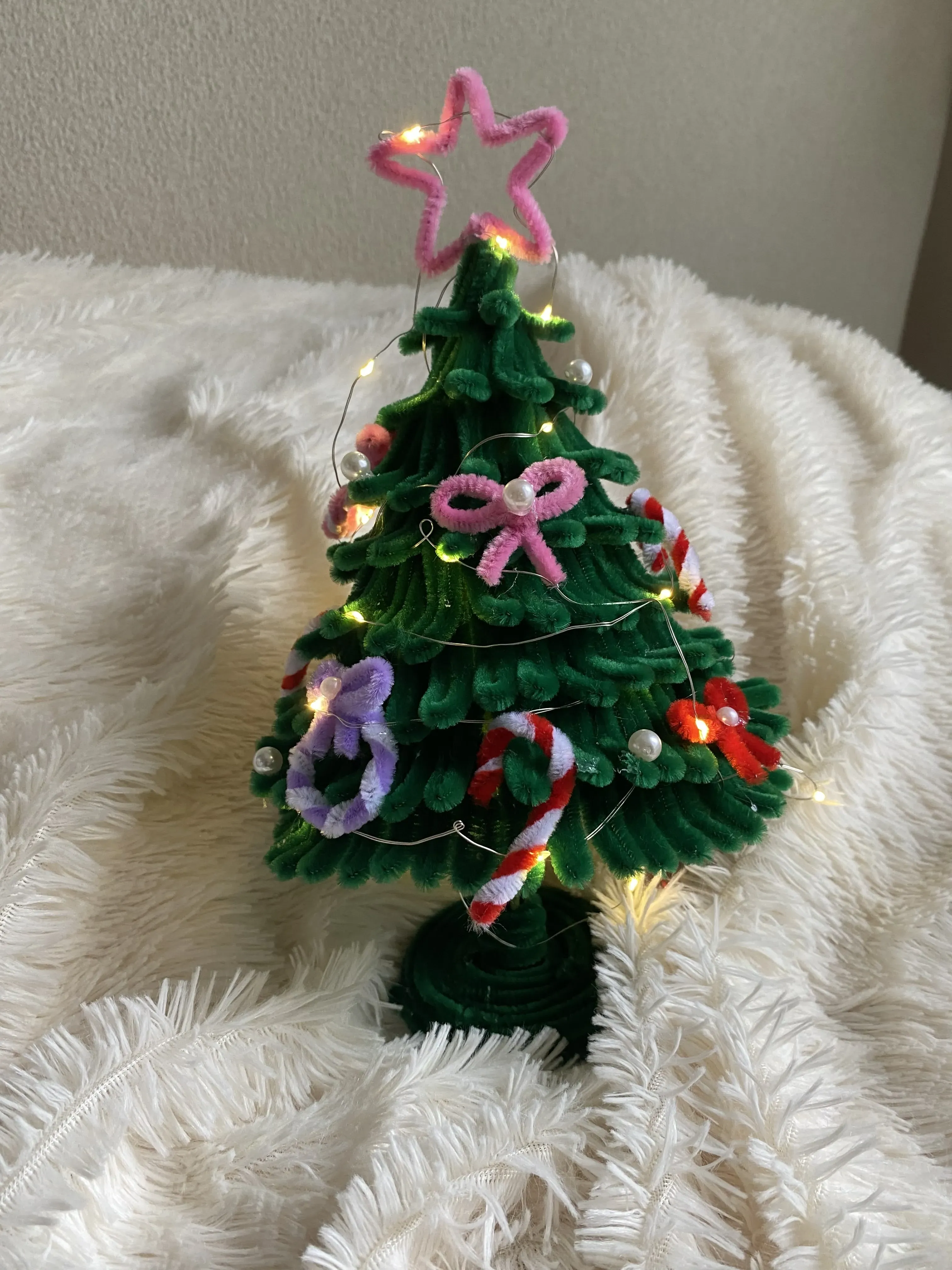 Yeşil Şönil Yılbaşı Ağacı - Led Işıklı ve Dekoratif Tasarım