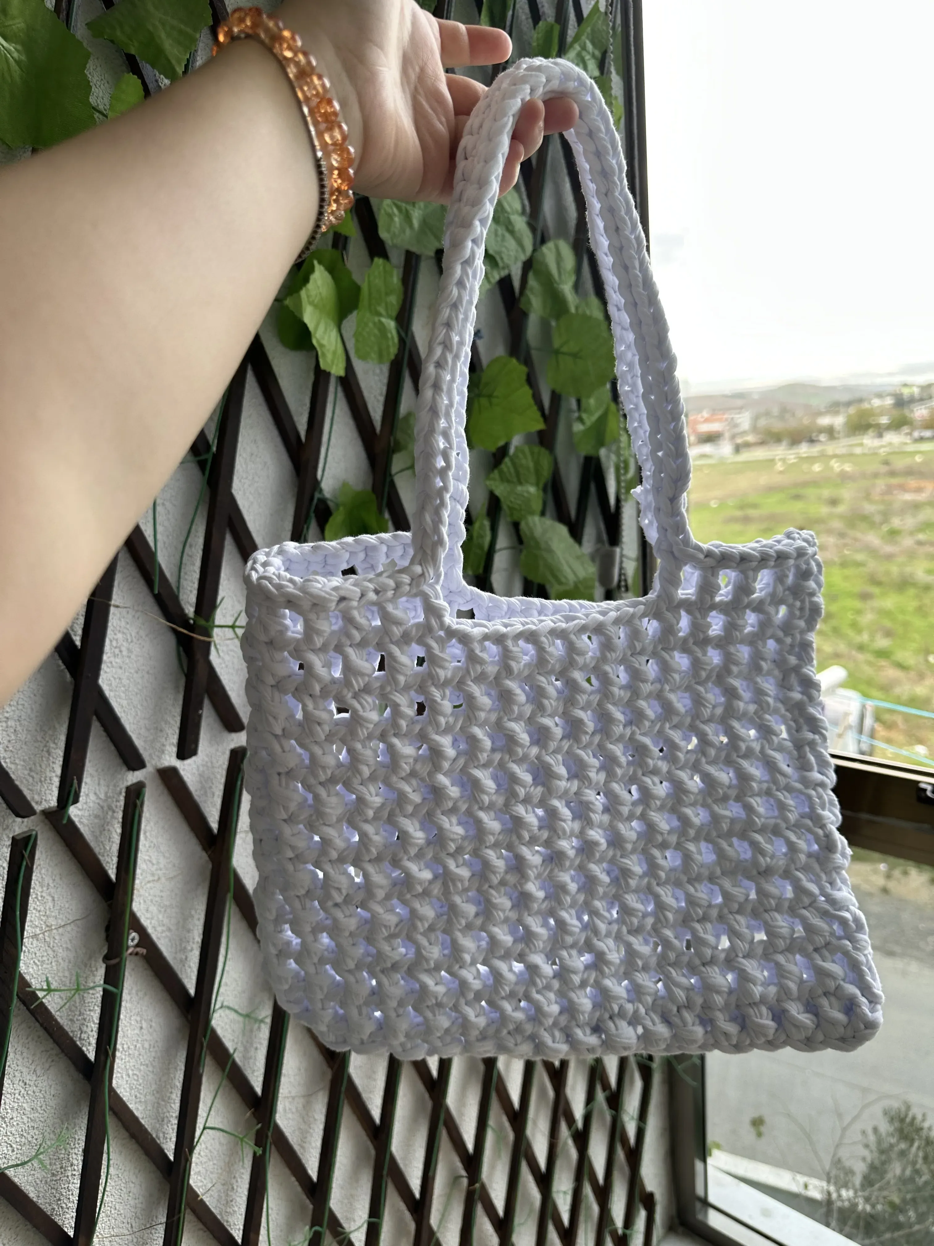 Beyaz Veronika Örgü Çanta - Penye İpten El Emeği