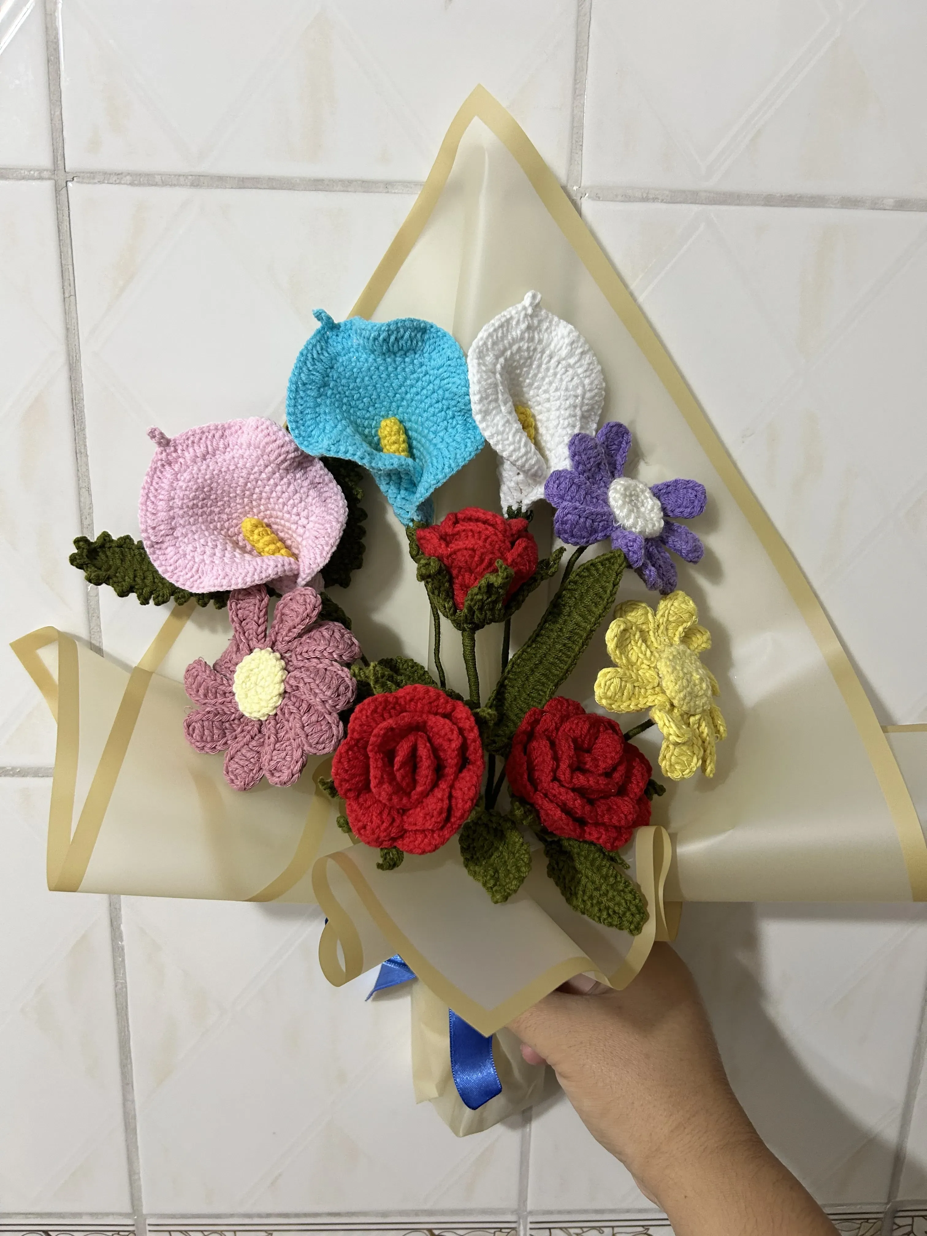Renkli Örgü Çiçek Buketi - El Emeği Amigurumi Dekoratif Aranjman