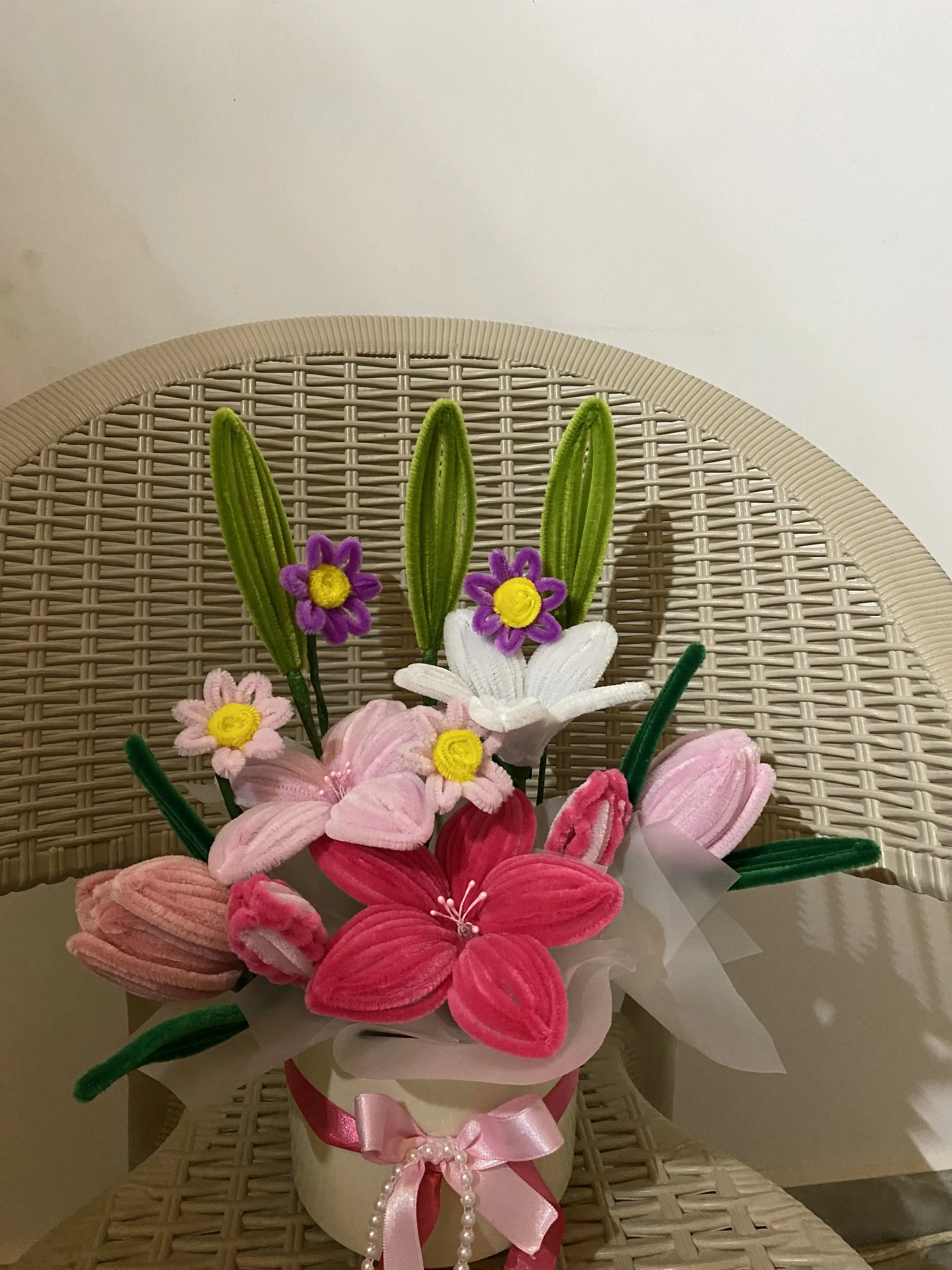 Pembe Şönil Çiçek Aranjmanı - El Yapımı Dekoratif Saksı Çiçeği