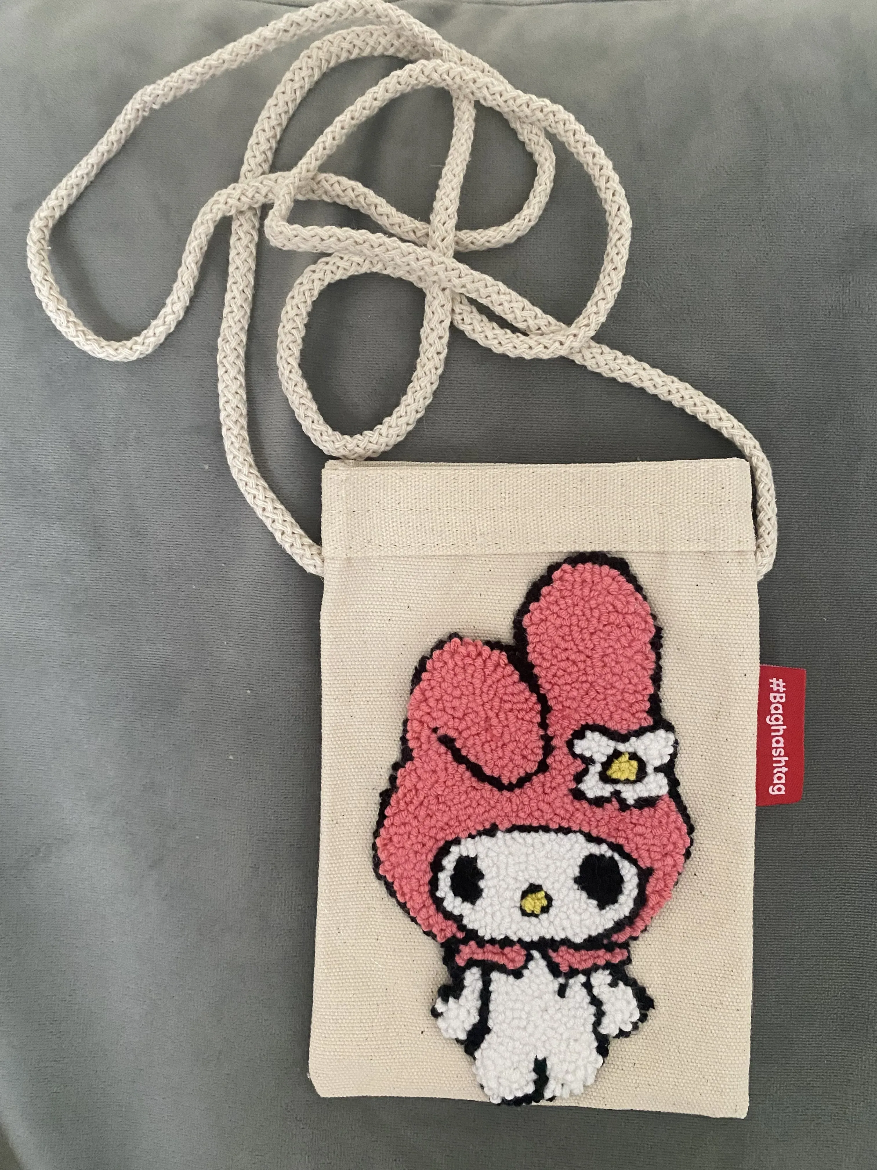 Kanvas Kumaş My Melody Punch İşlemeli Telefon Çantası - El Emeği