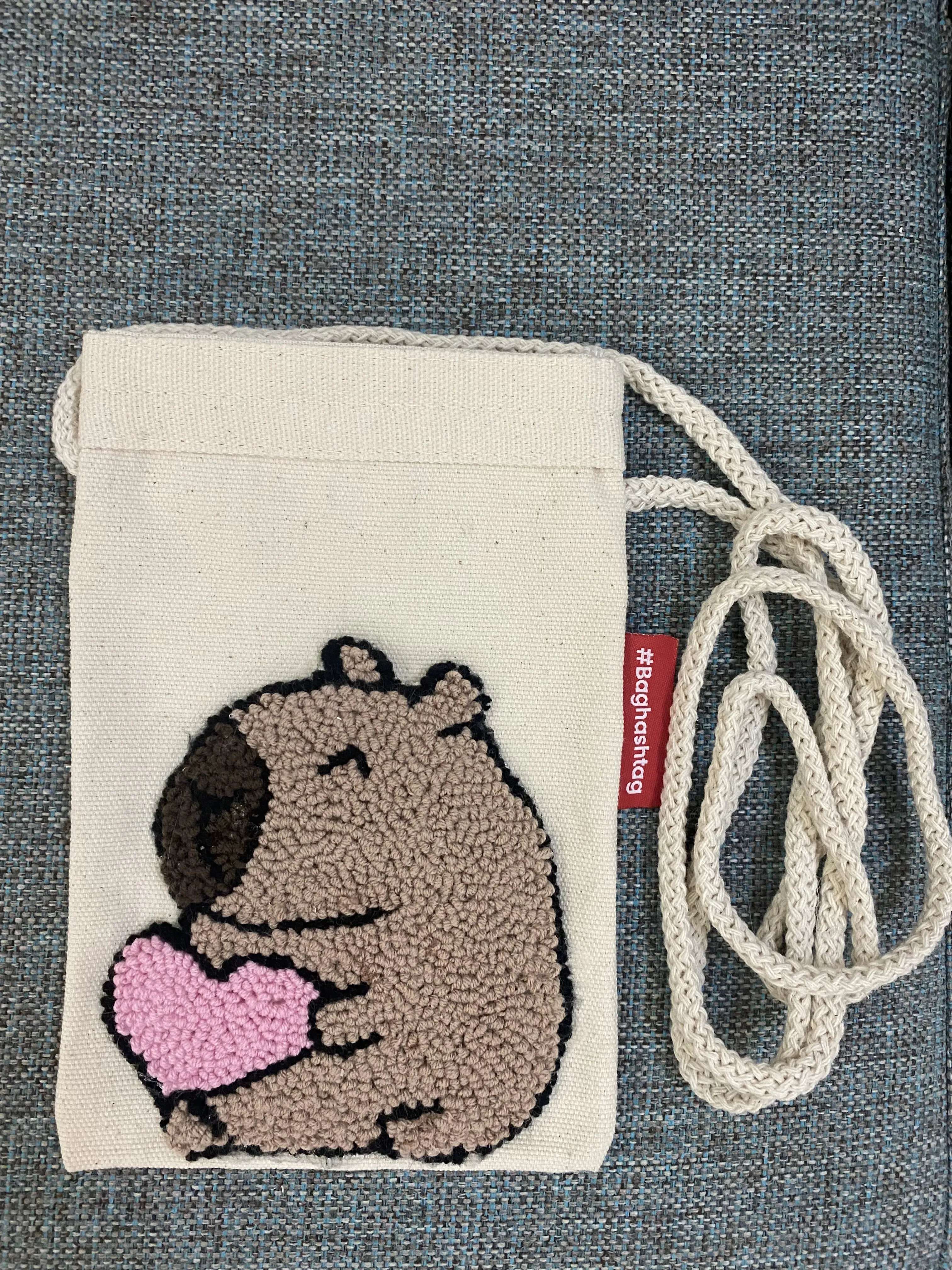 Capibara Punch İşlemeli Kanvas Telefon Çantası - El Emeği