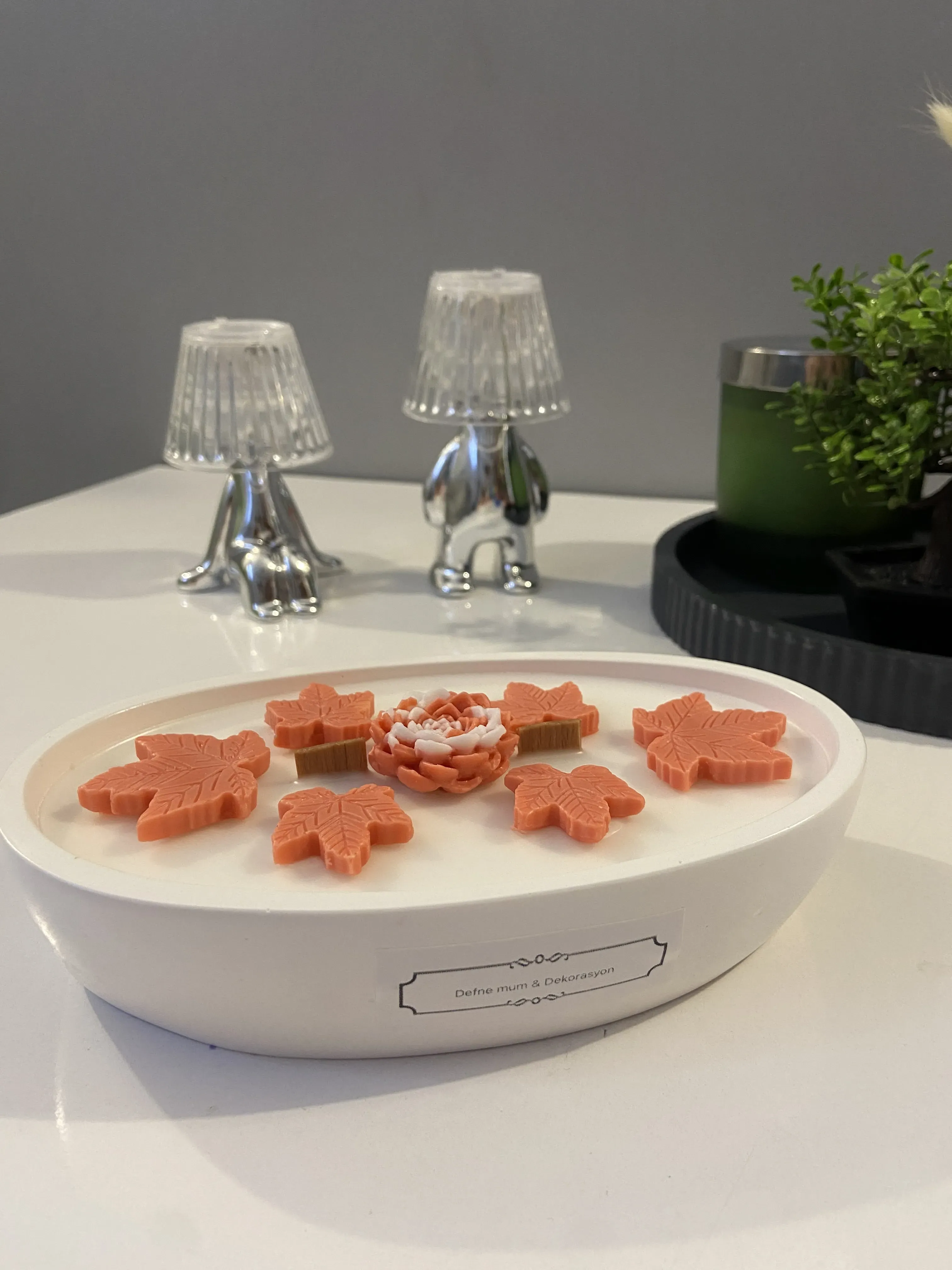 Yaprak Desenli Aromatik Mum - Sonbahar Esintili El Yapımı Dekoratif