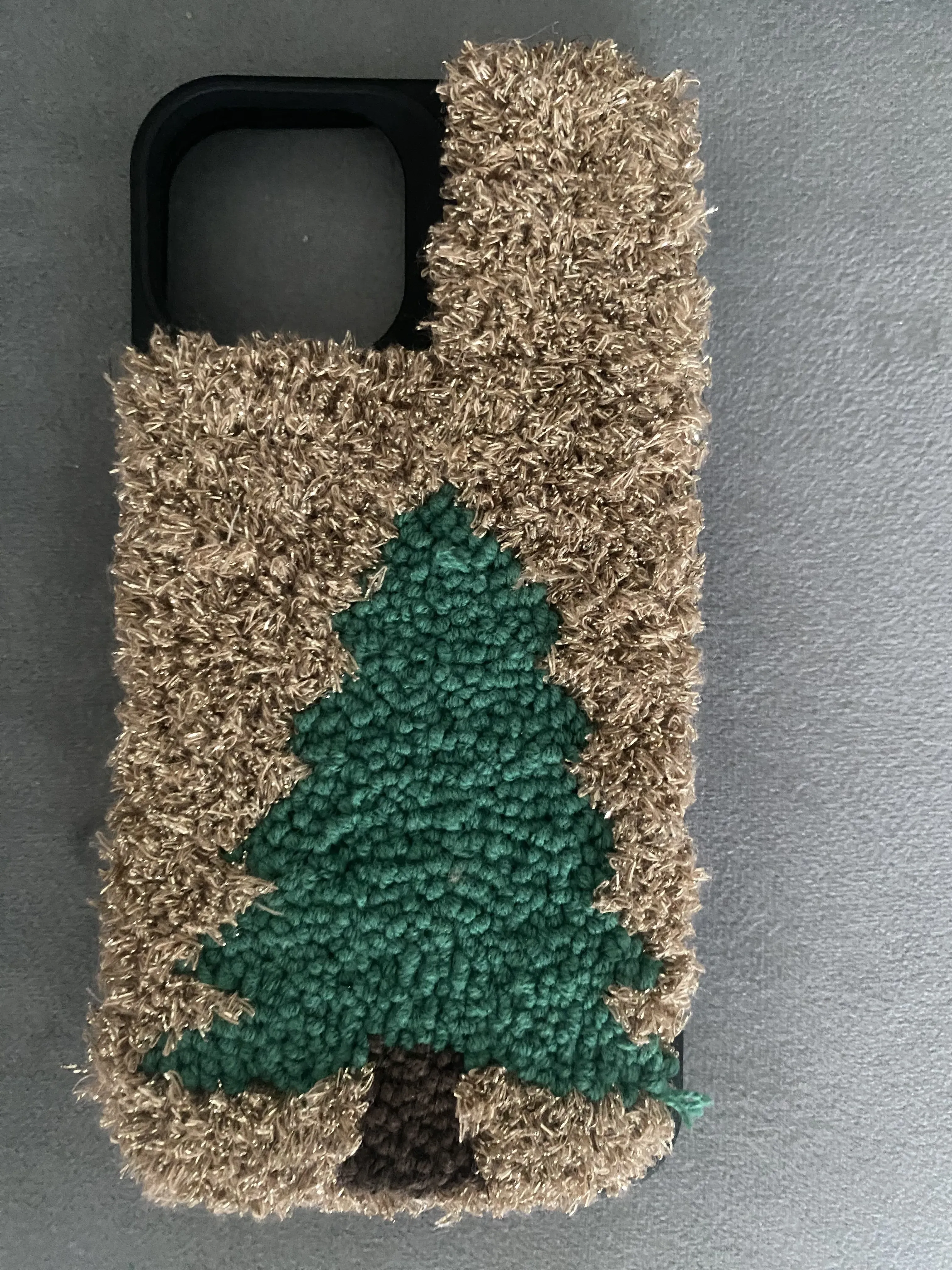 iPhone 13/14/15 Uyumlu Çam Ağacı Temalı Punch Telefon Kılıfı